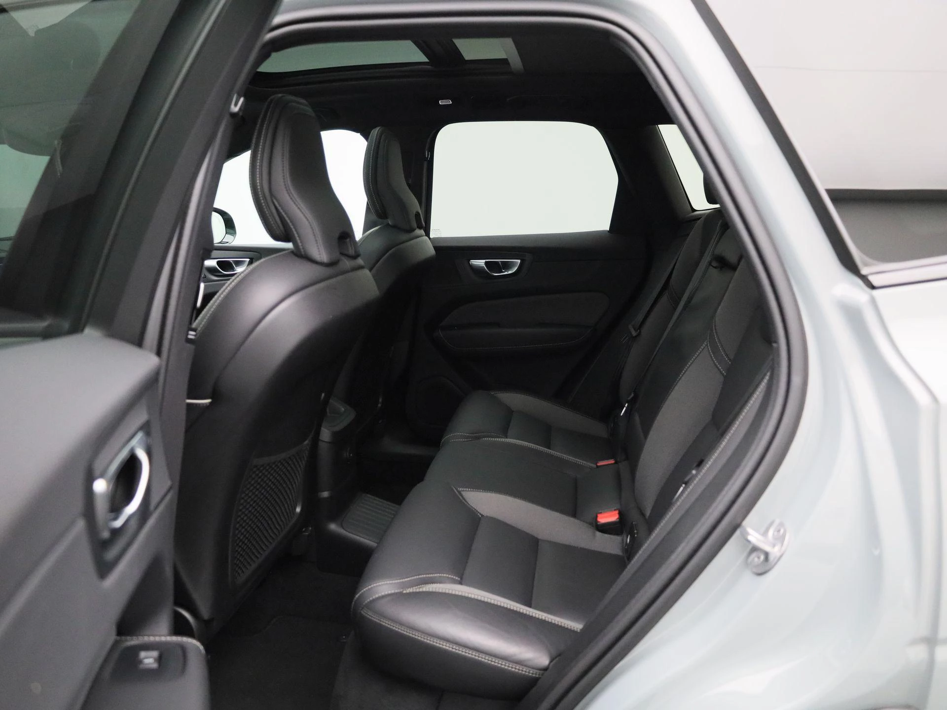 Volvo XC60 2.0 T6 Plug-in hybrid AWD Plus Dark