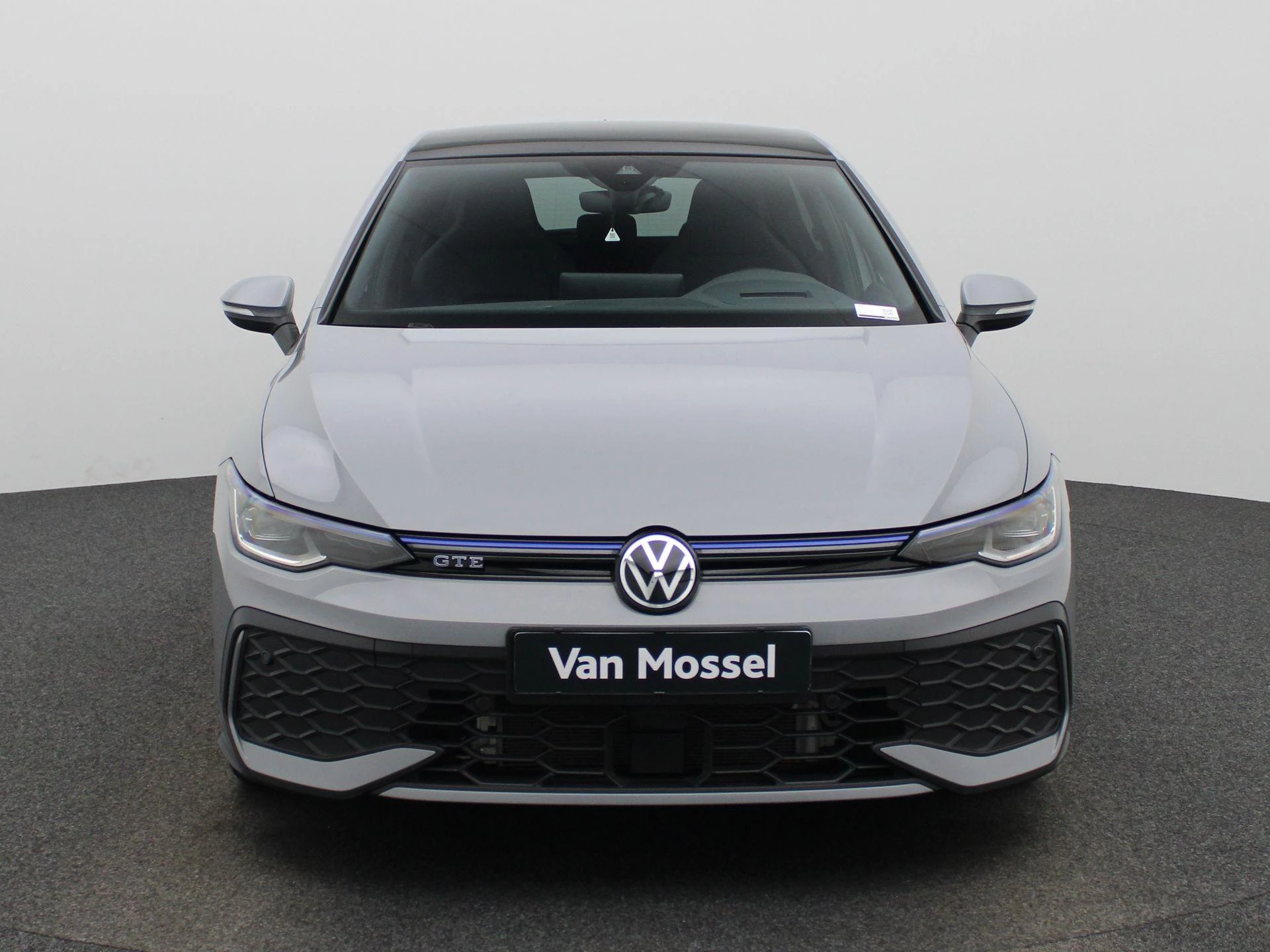 Volkswagen-Golf-image-2