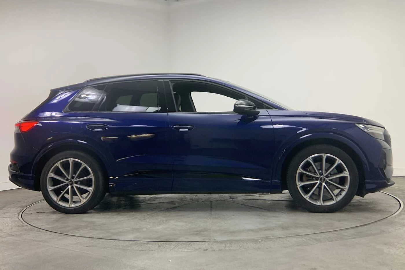 Audi-Q4 e-tron-image-3