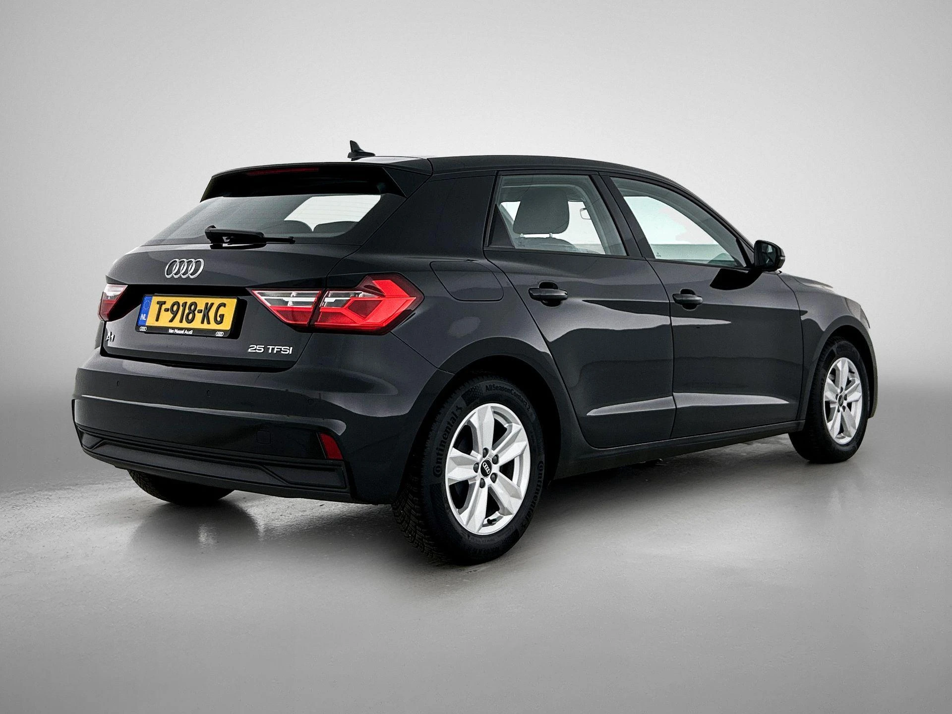 Audi-A1 Sportback-image-3