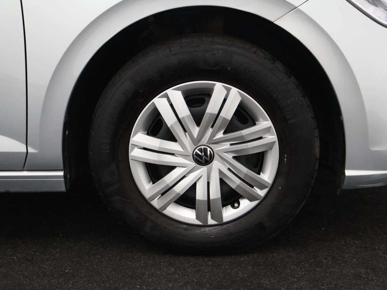 Volkswagen-Polo-image-24