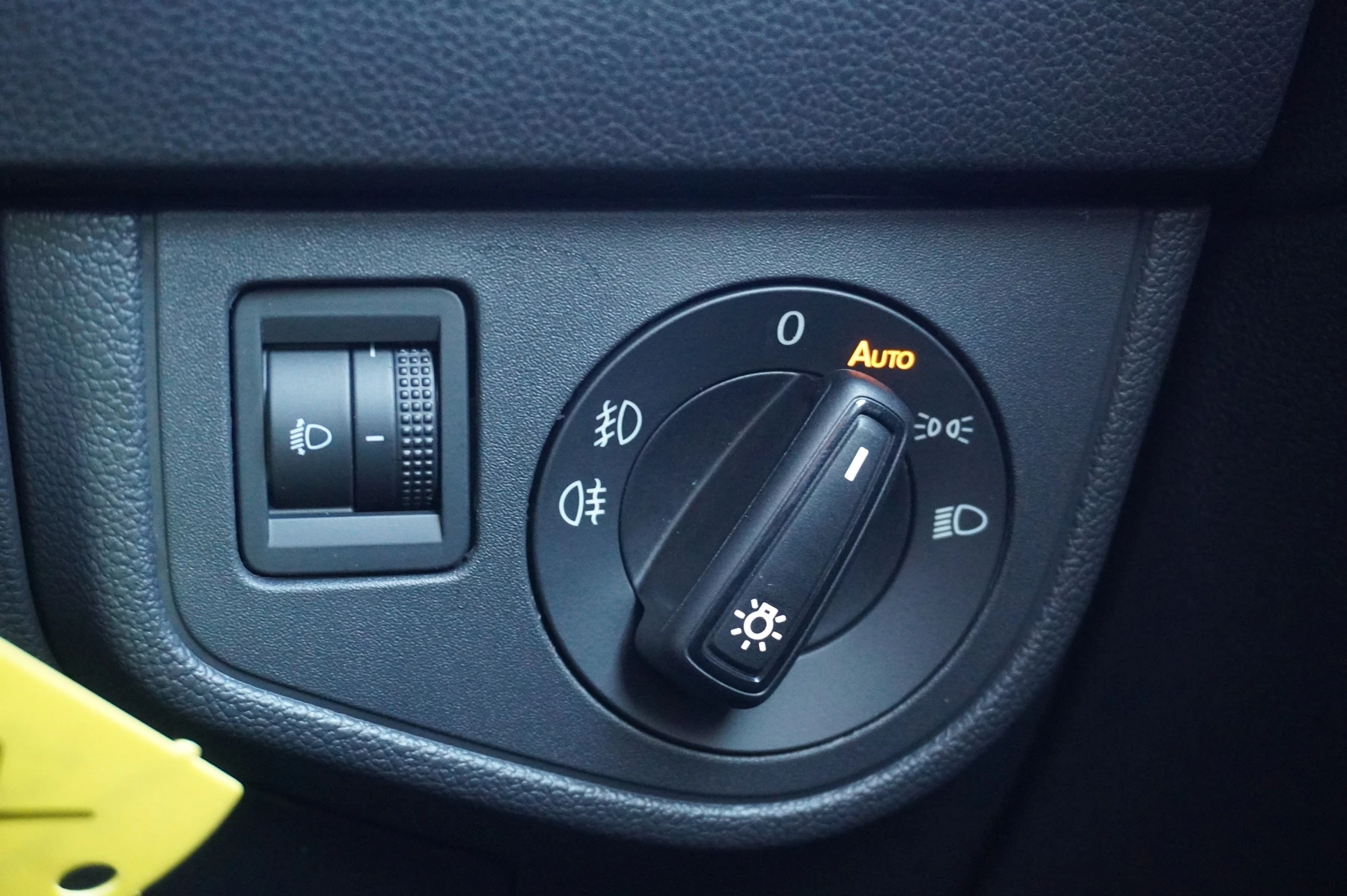 Volkswagen-Polo-image-33