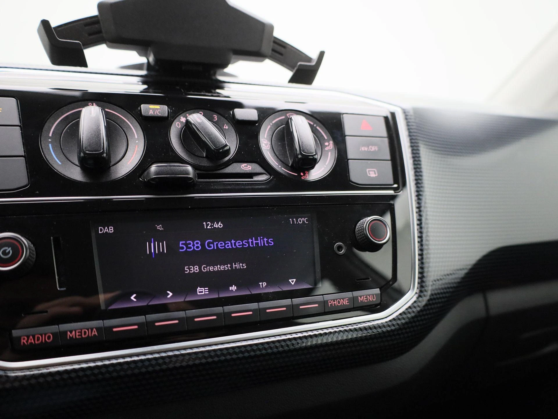 Volkswagen-up!-image-13