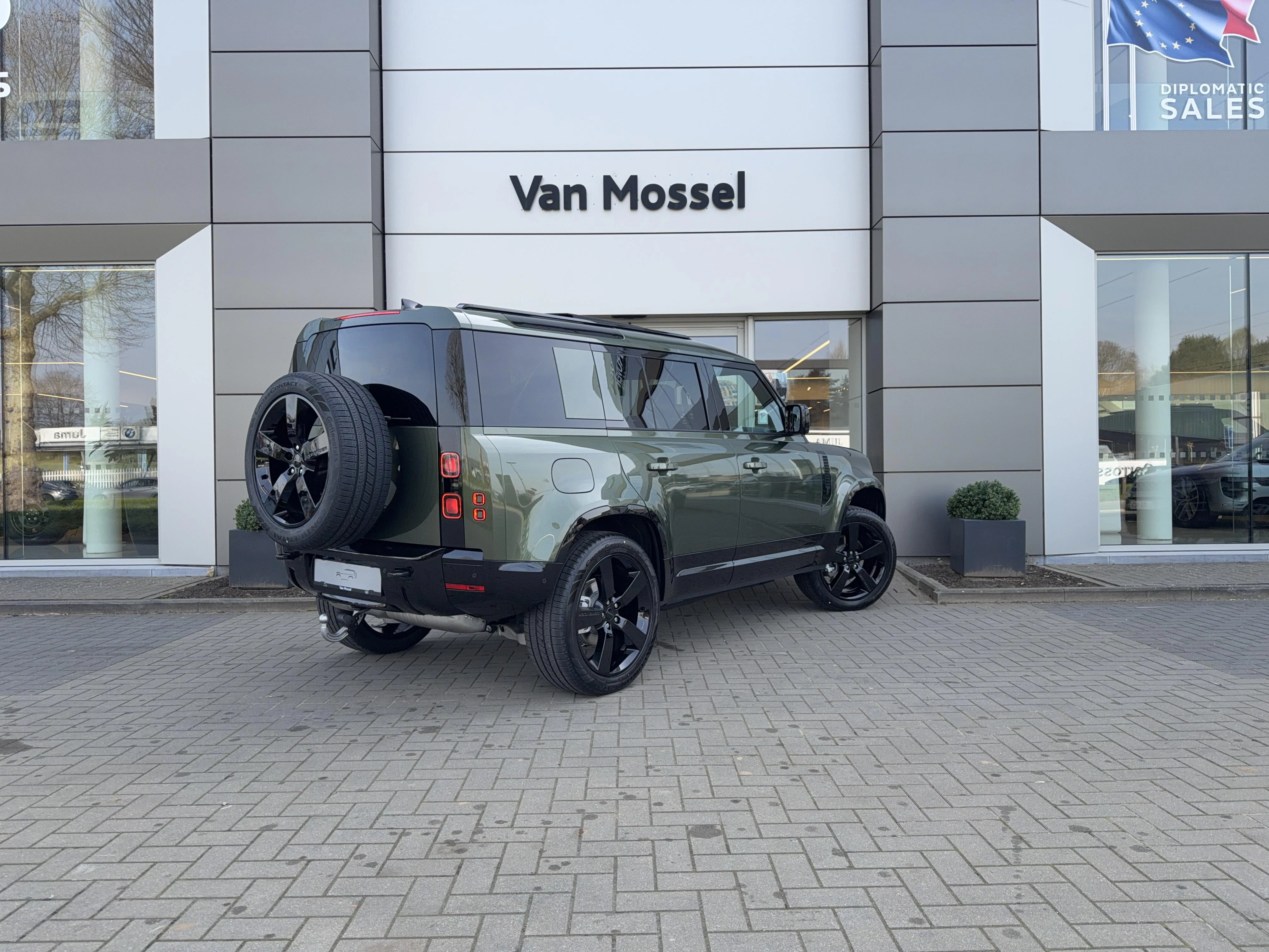 Land Rover Defender 110 D250 X-Dynamic SE AWD Auto. 26MY