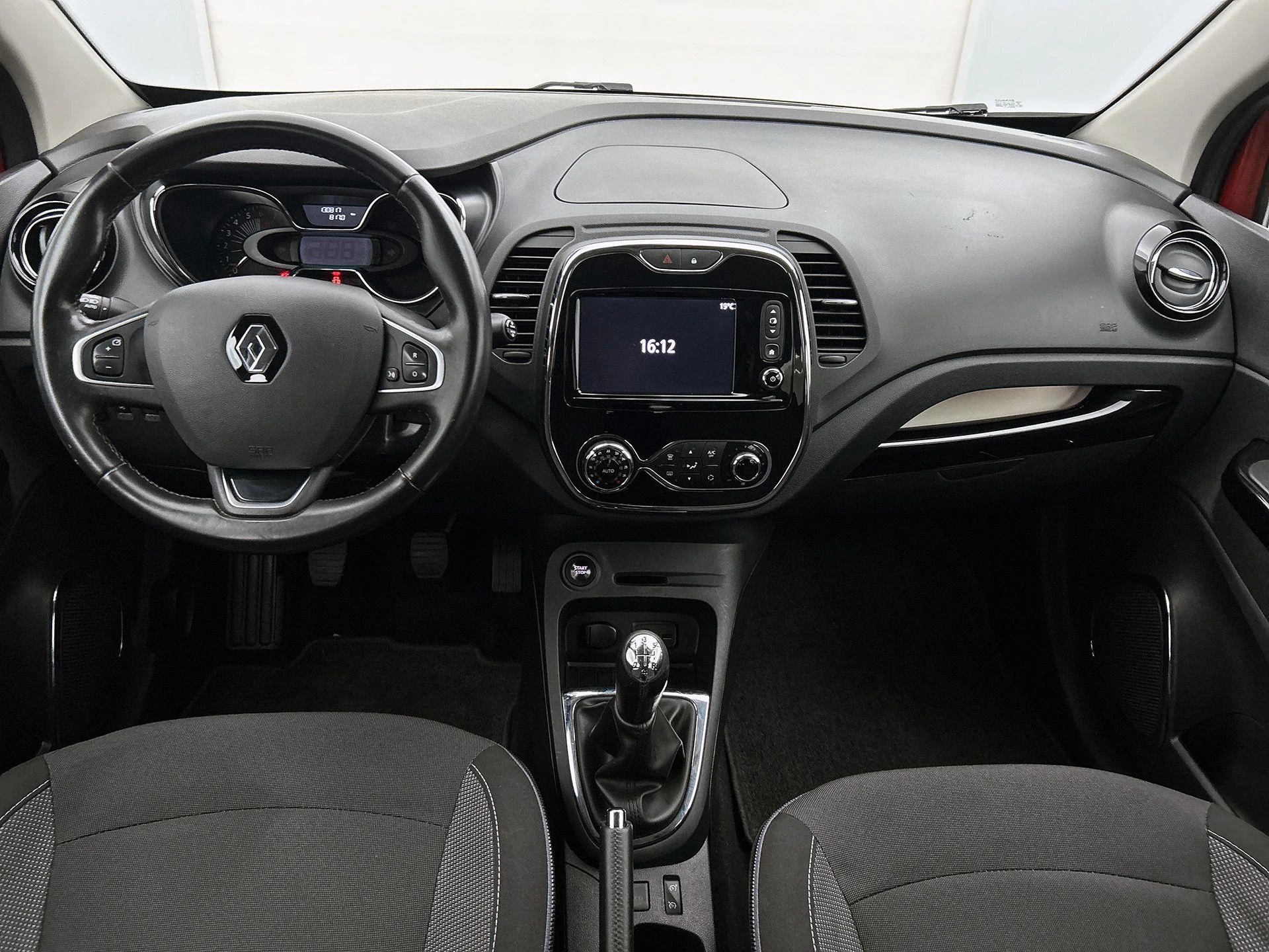 Renault-Captur-image-21