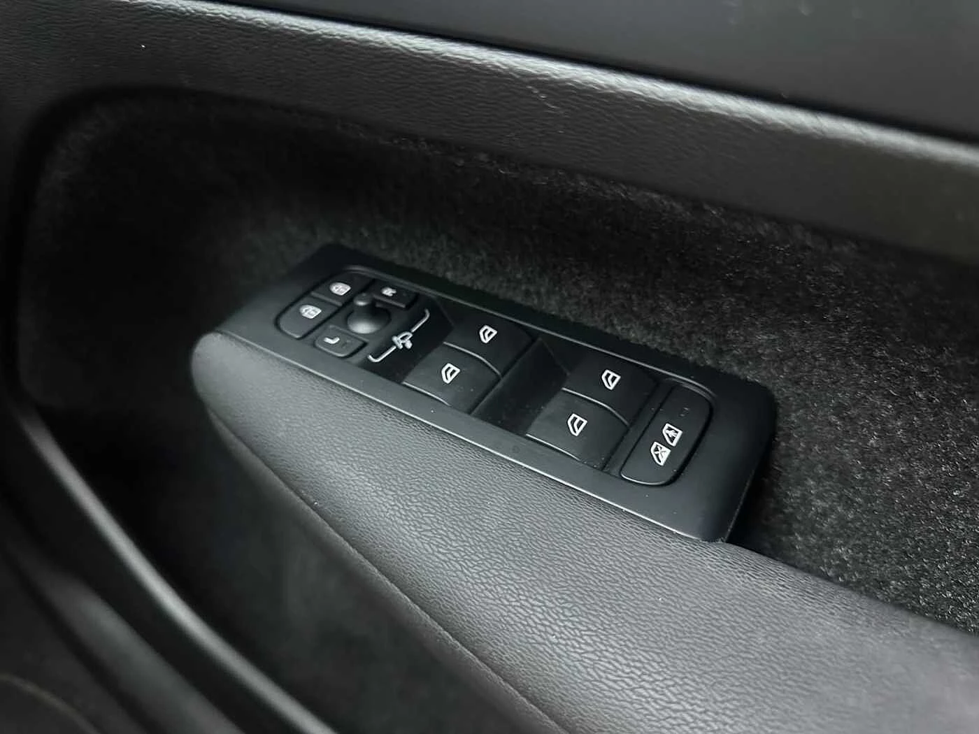 Volvo-XC40-image-25
