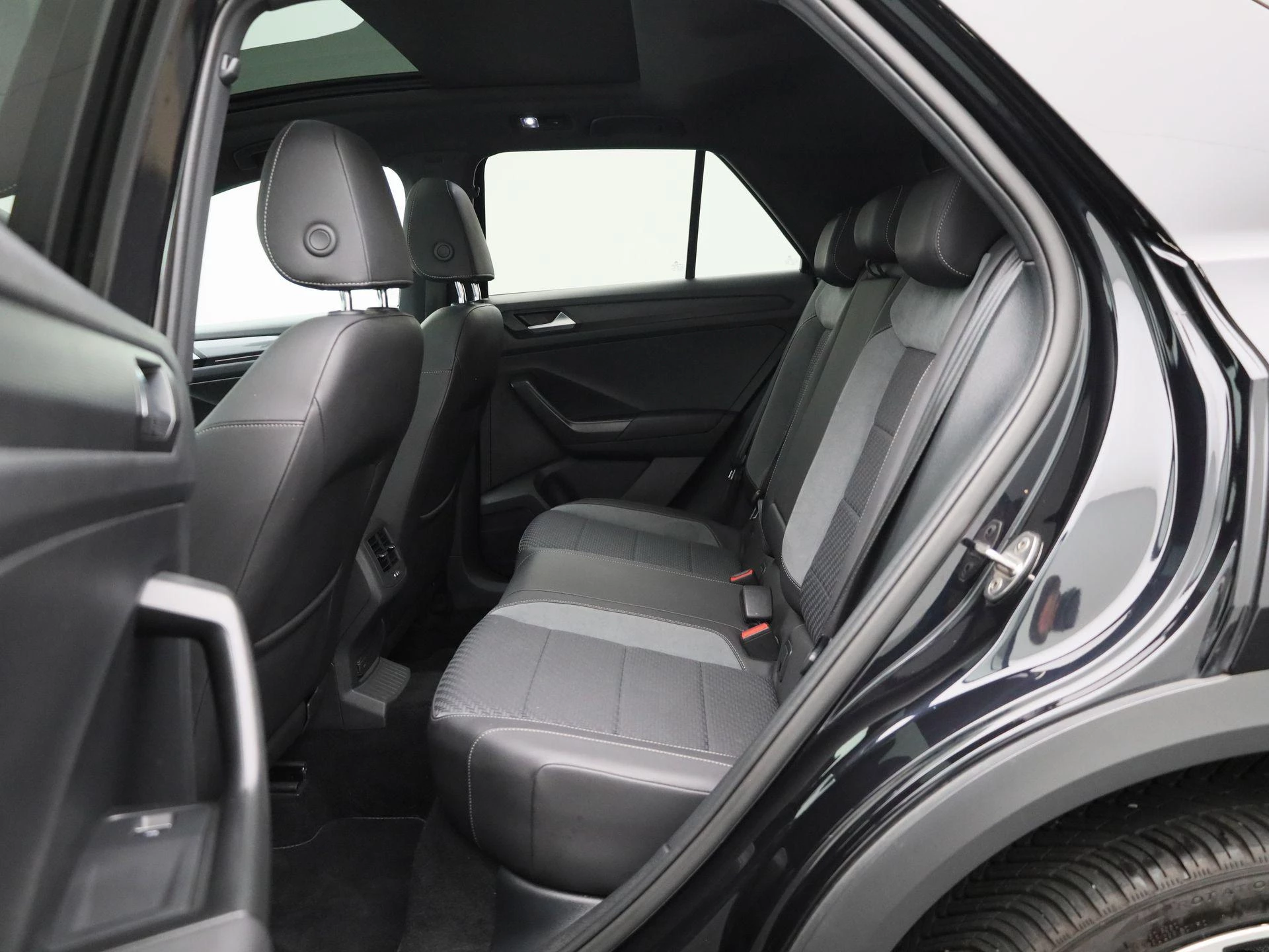 Volkswagen T-Roc 1.5 TSI Sport Business R
