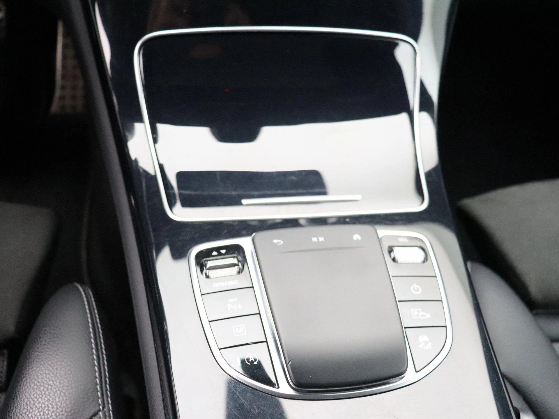 Mercedes-Benz-GLC-image-13