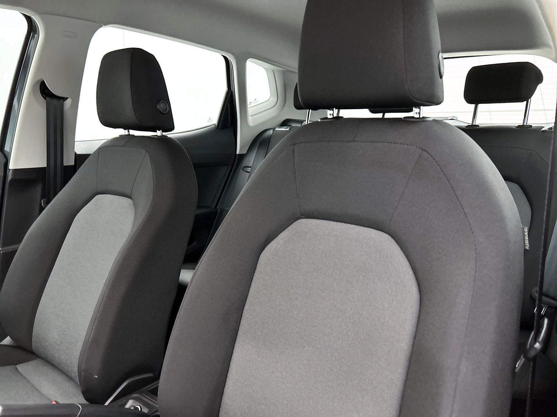 SEAT-Arona-image-10