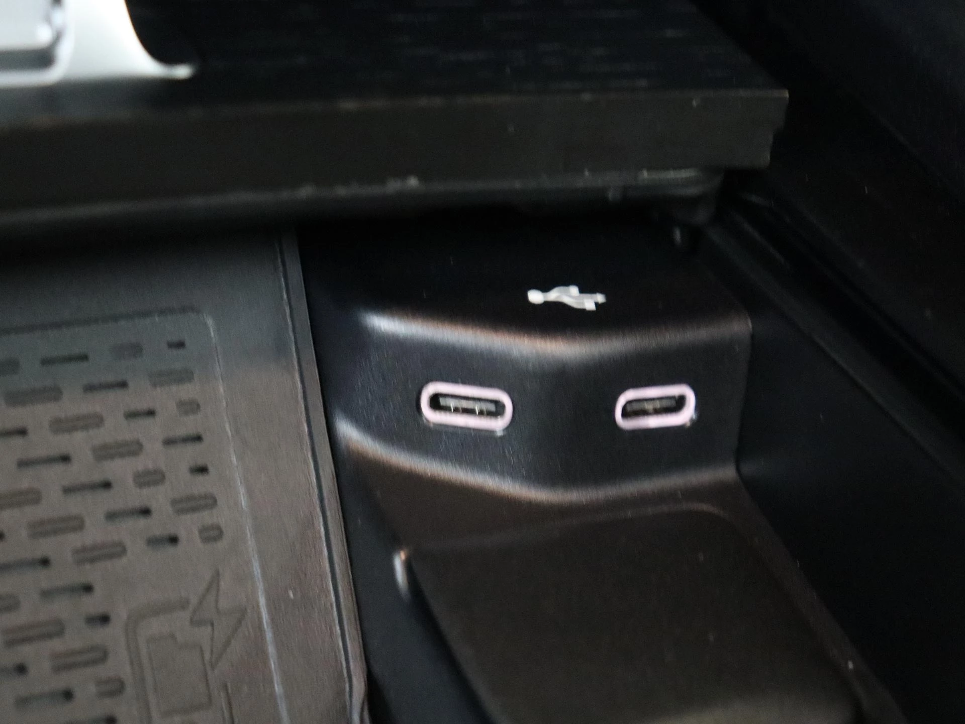 Mercedes-Benz-GLE-image-24