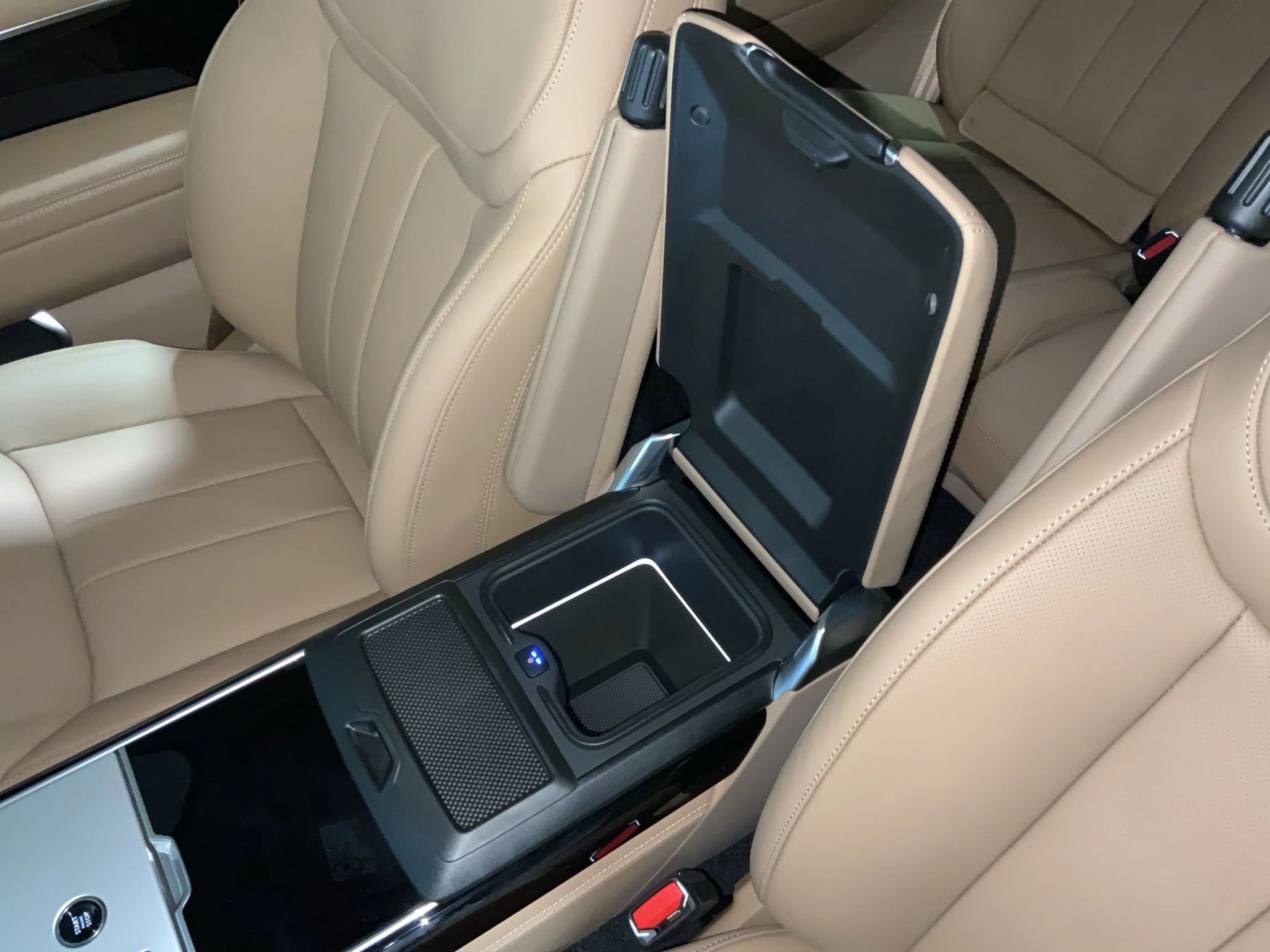 Land Rover-Range Rover-image-25