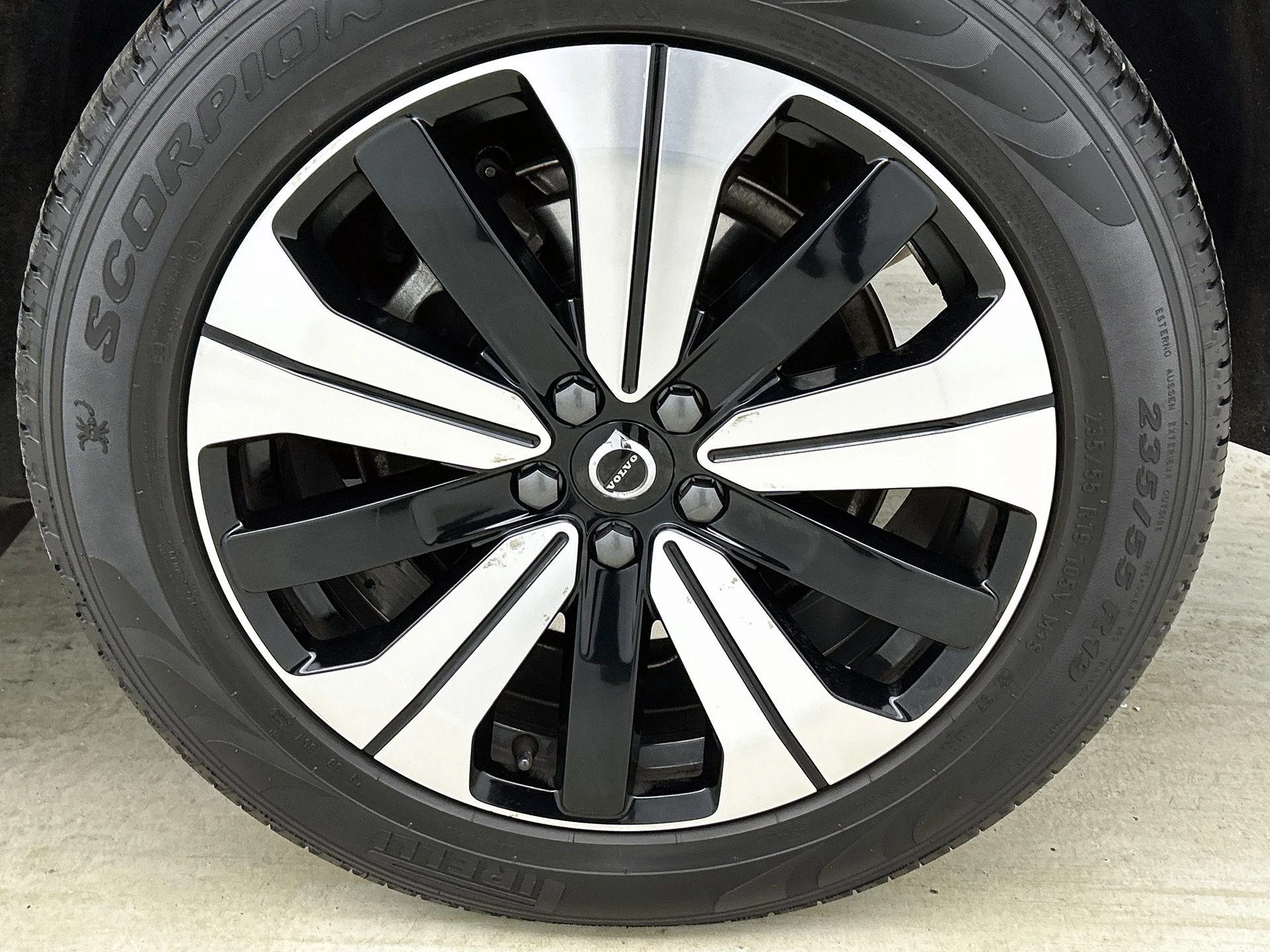 Volvo XC60 2.0 T6 Plug-in hybrid AWD Plus Bright