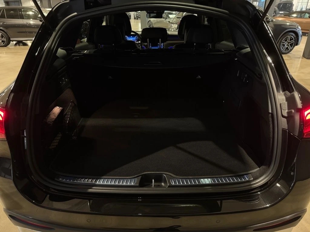 Mercedes-Benz-GLC 300 d-image-13