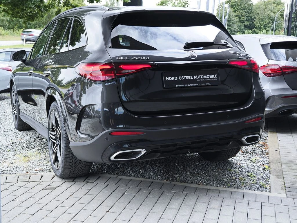 Mercedes-Benz-GLC 220 d-image-5