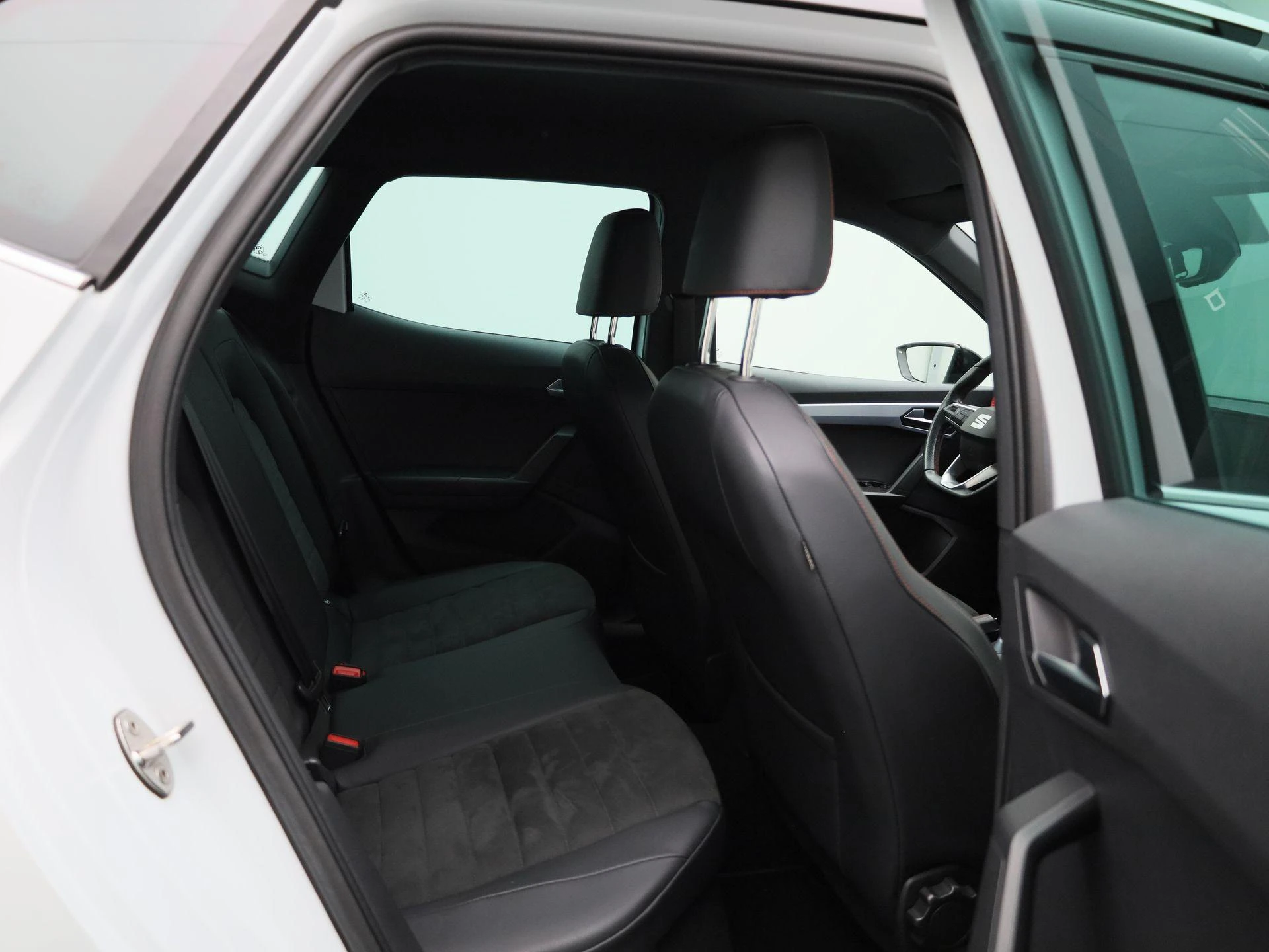 SEAT-Arona-image-34