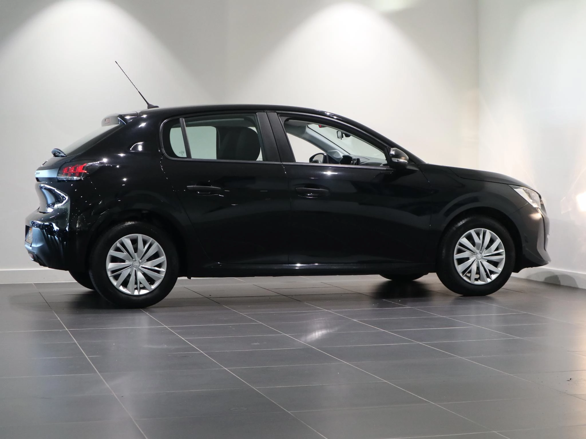Peugeot-208-image-6