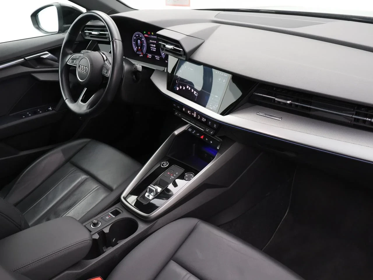 Audi A3 Sportback PHEV Audi A3 Sportback PHEV S line 40TFSIe 204PK *AUTOMAAT*LEDER*PDC*ACC*VIRTUAL COCKPIT*NAVI*APP-CONNECT*AIRCO*...*