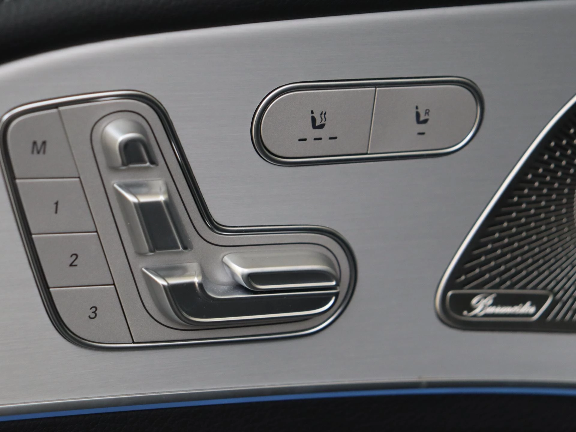 Mercedes-Benz-GLE-image-26