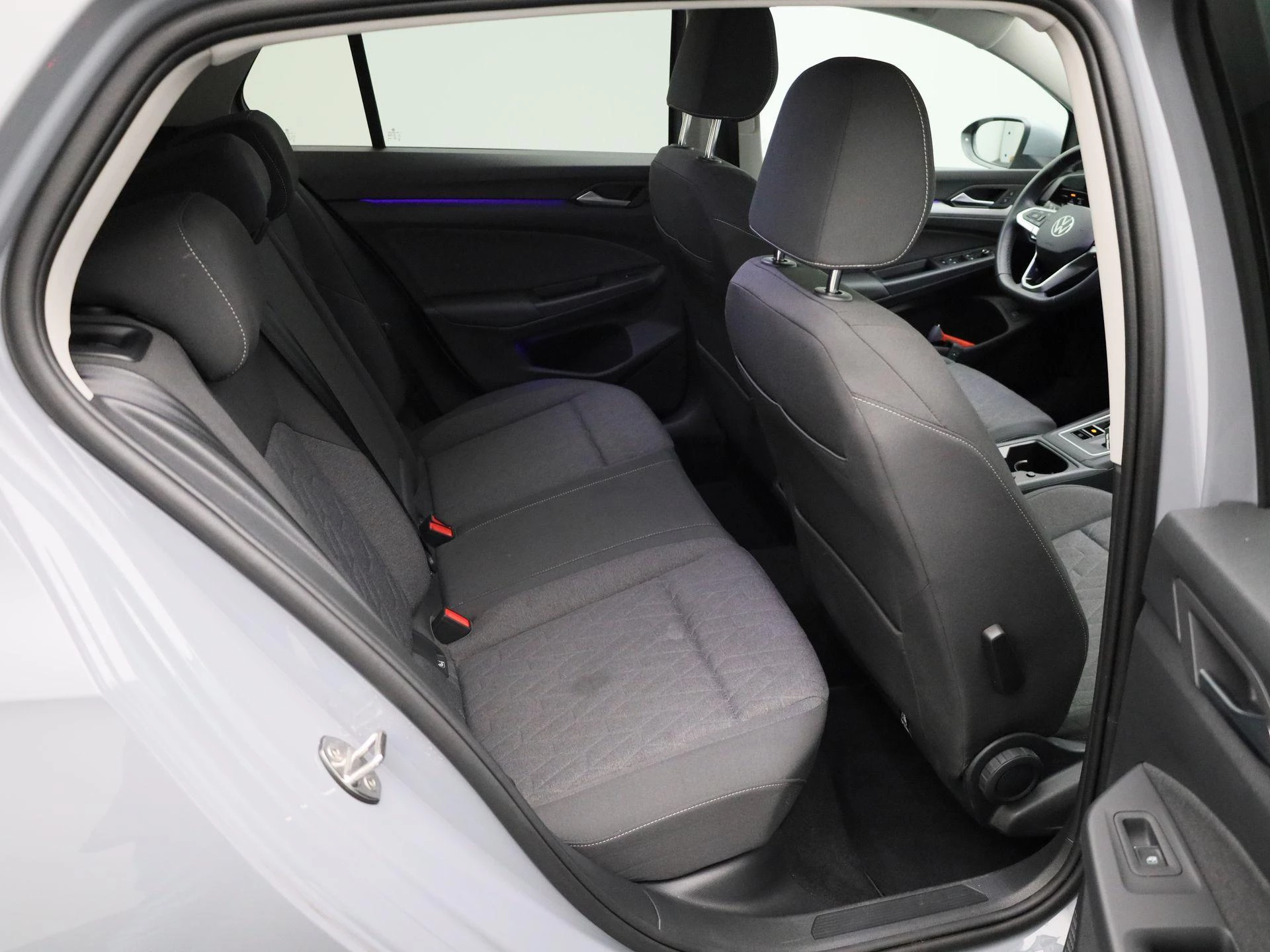 Volkswagen-Golf-image-27