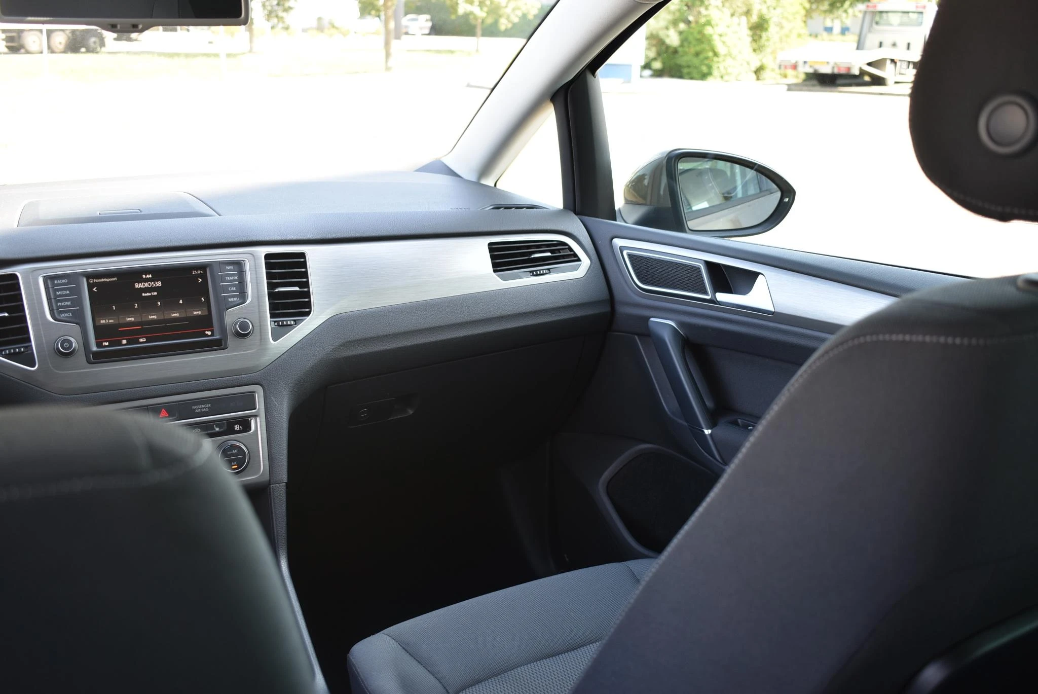 Volkswagen-Golf Sportsvan-image-49
