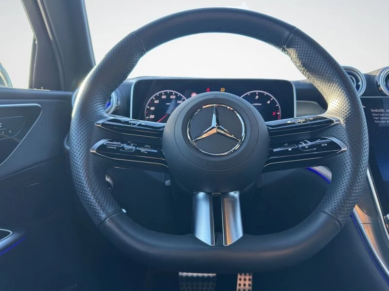 Mercedes-Benz-GLC-image-12
