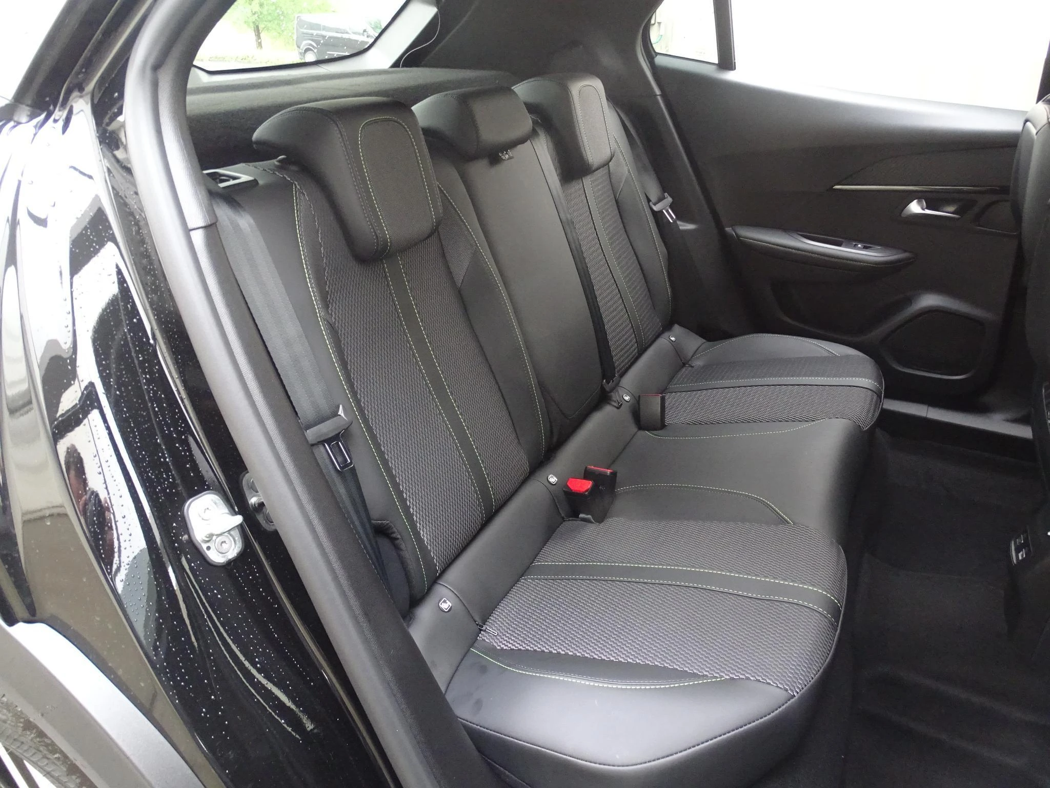 Peugeot-2008-image-14