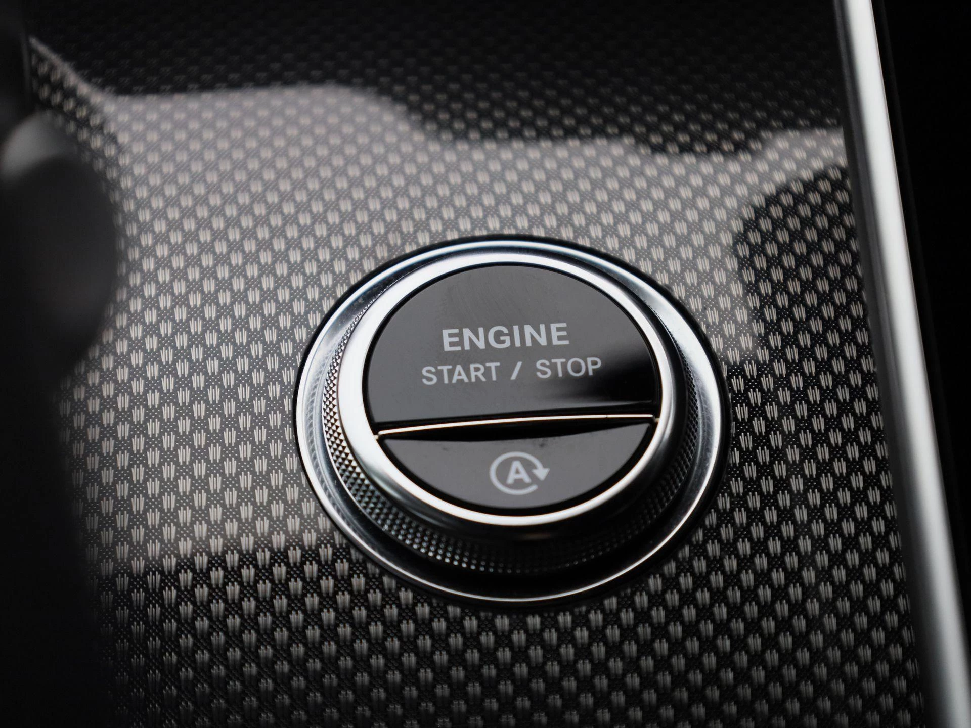 Mercedes-Benz-C-Klasse-image-21