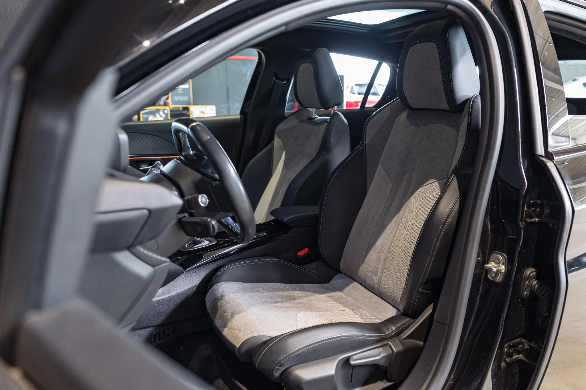 Peugeot-e-208-image-20