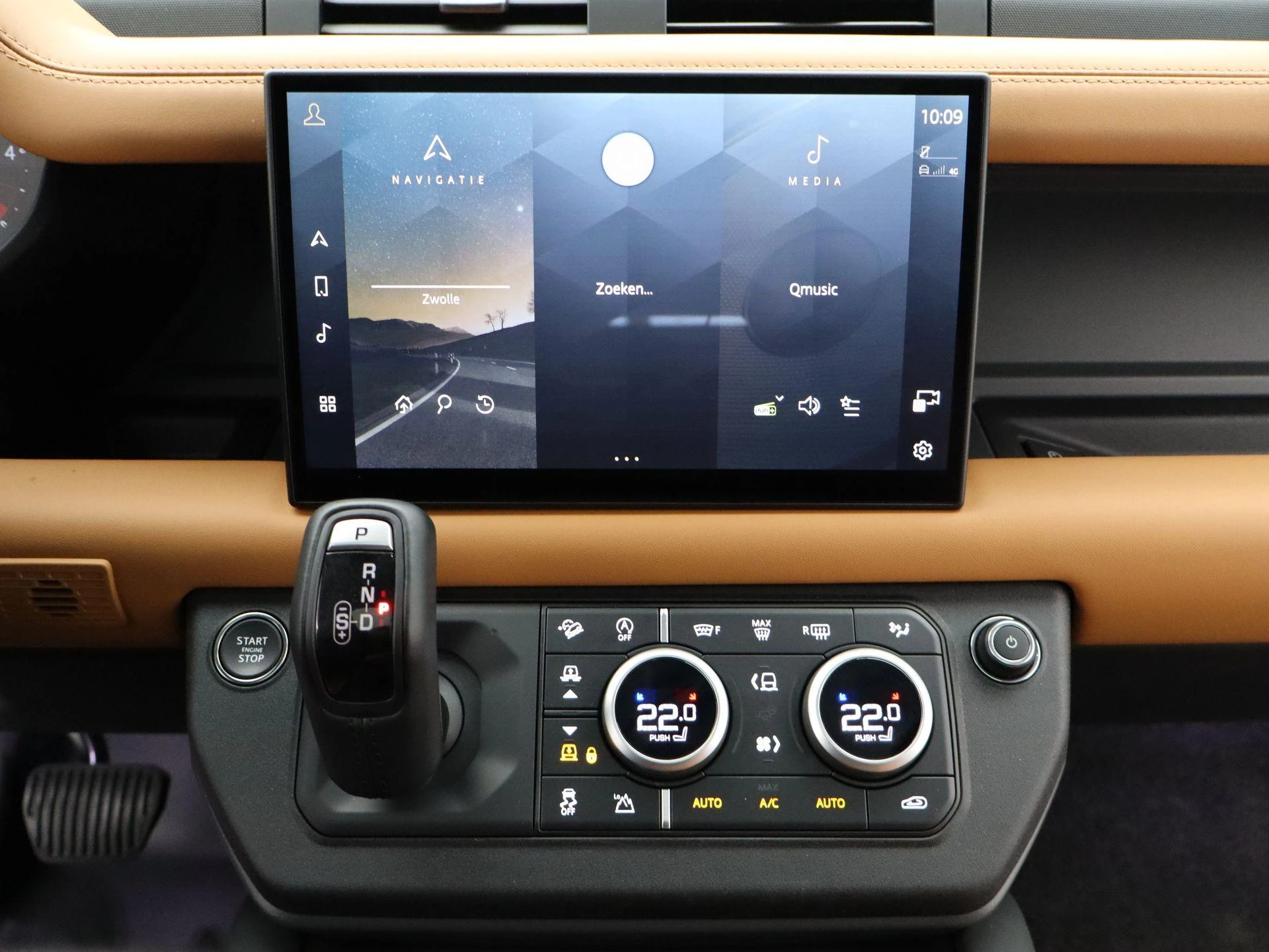 Land Rover-Defender-image-8