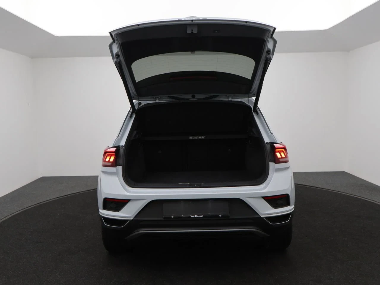 Volkswagen-T-Roc-image-27