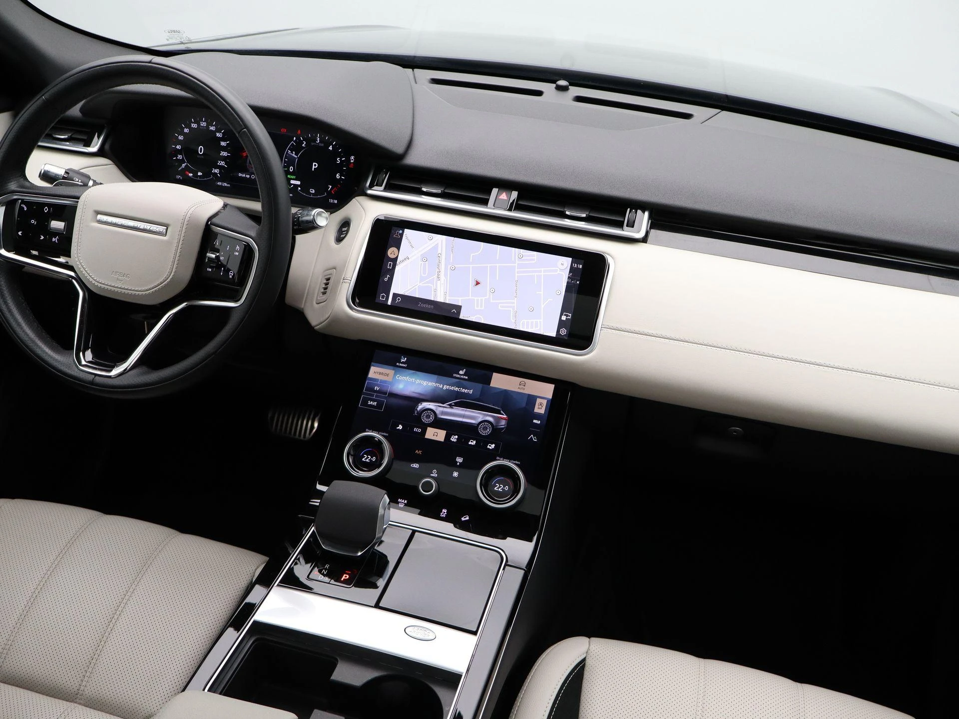 Land Rover-Range Rover Velar-image-34