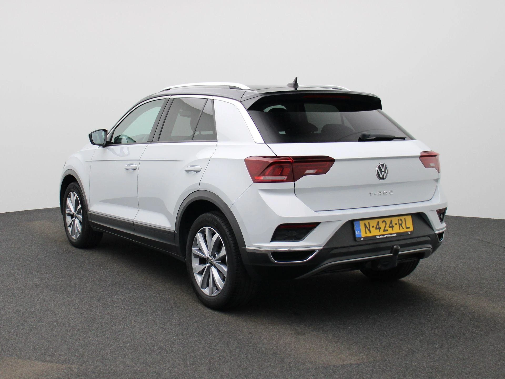 Volkswagen-T-Roc-image-1