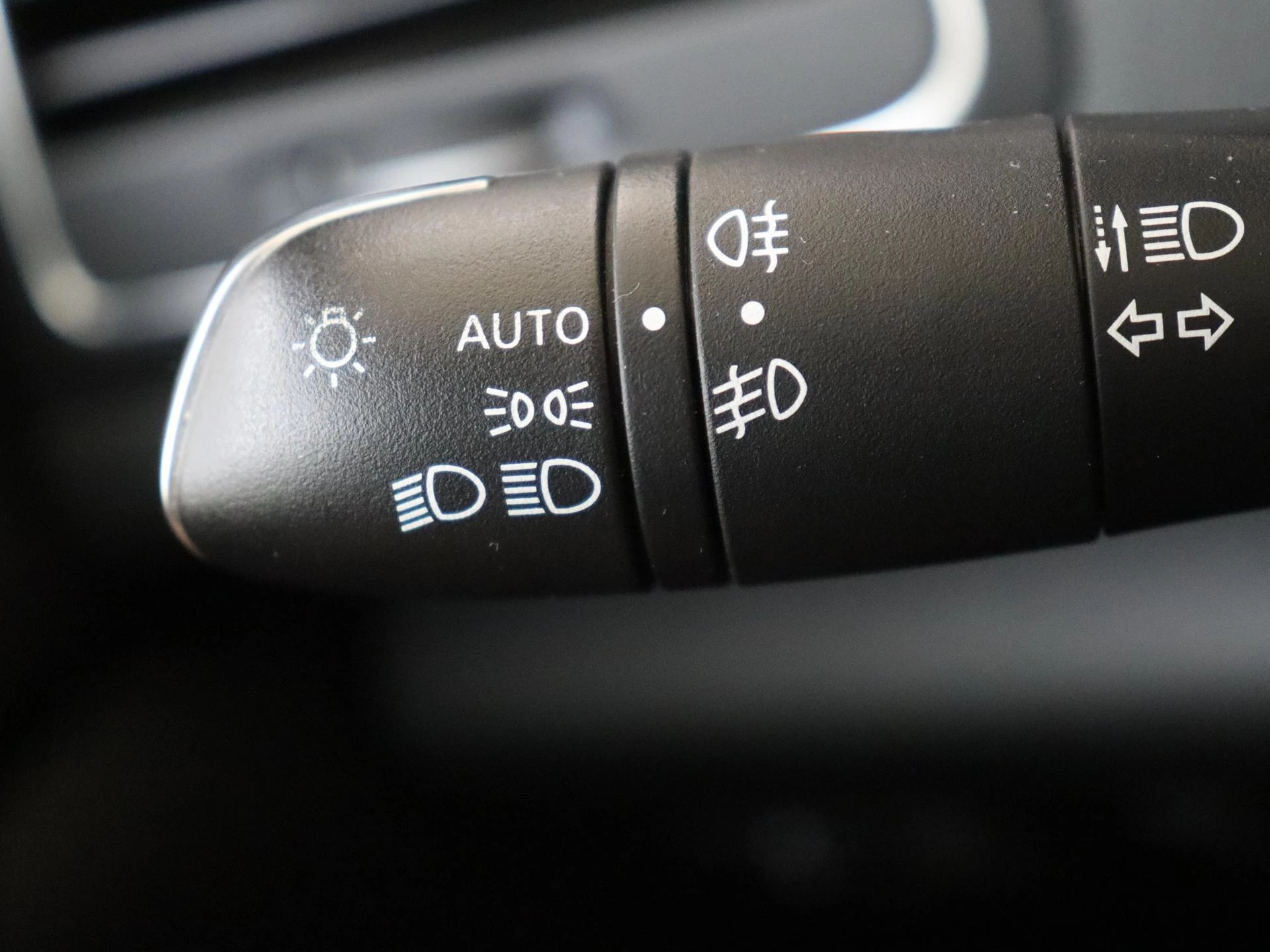 Renault-Megane E-Tech-image-22