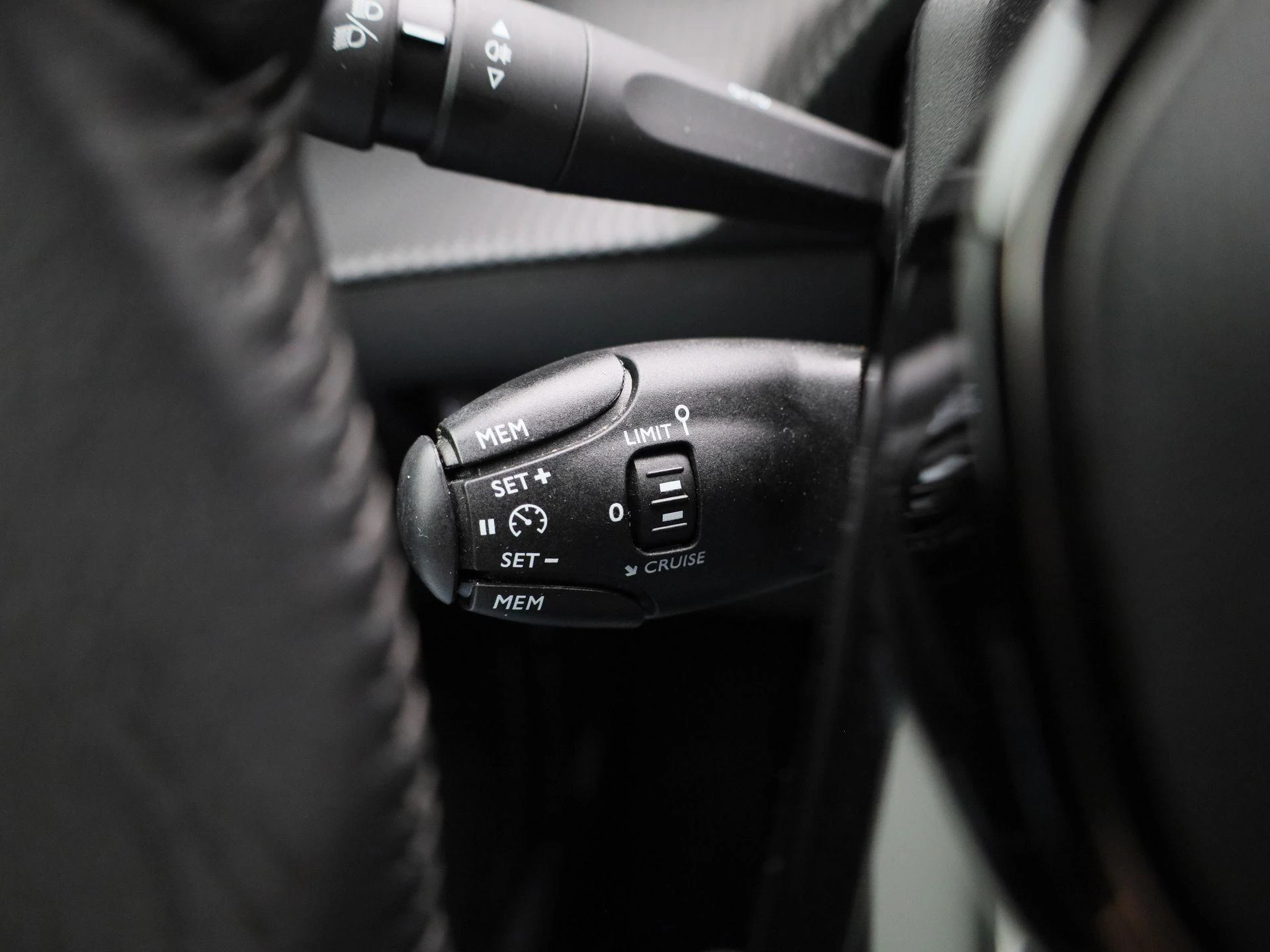 Peugeot-208-image-18