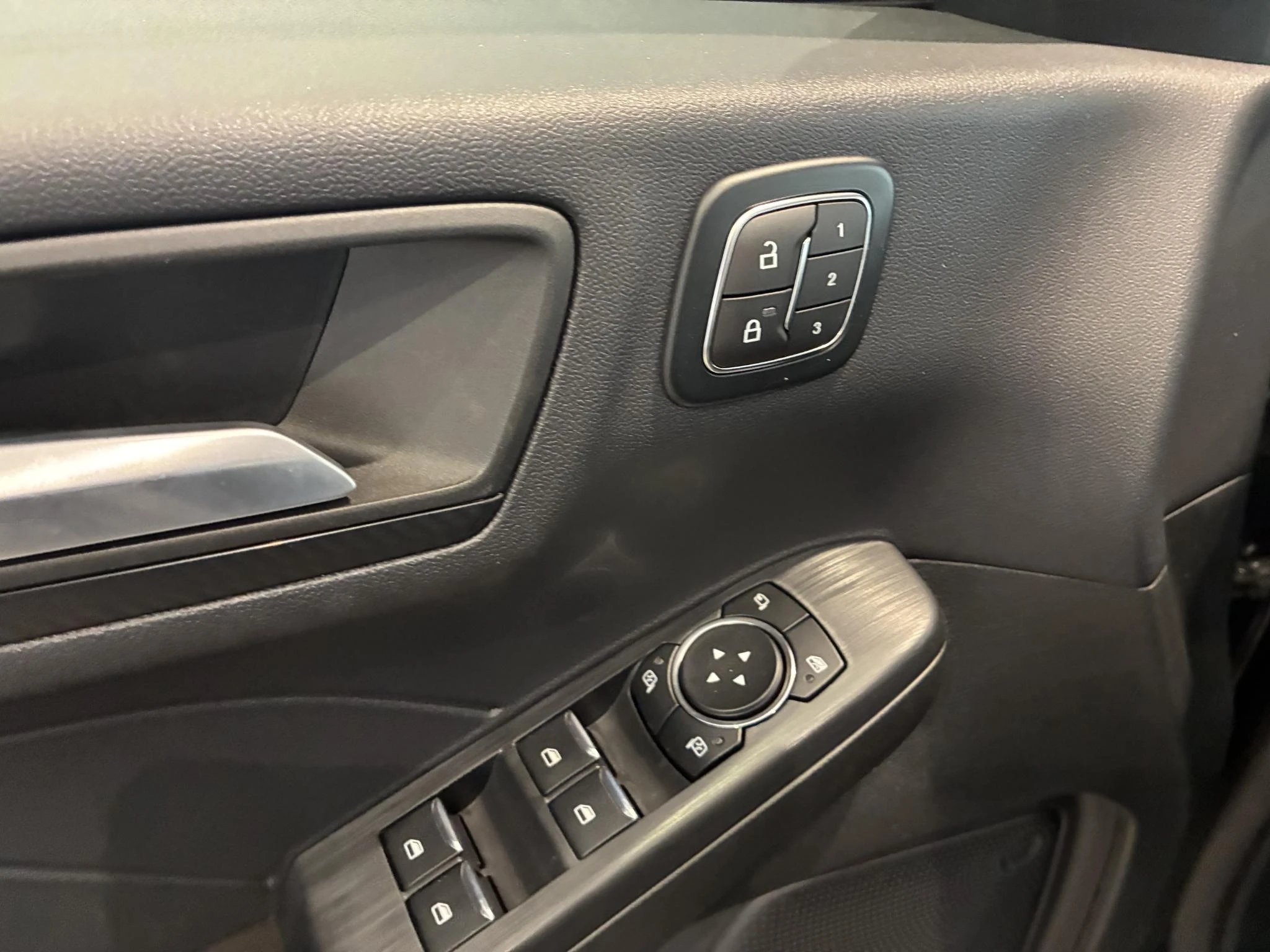 Ford-Kuga-image-12