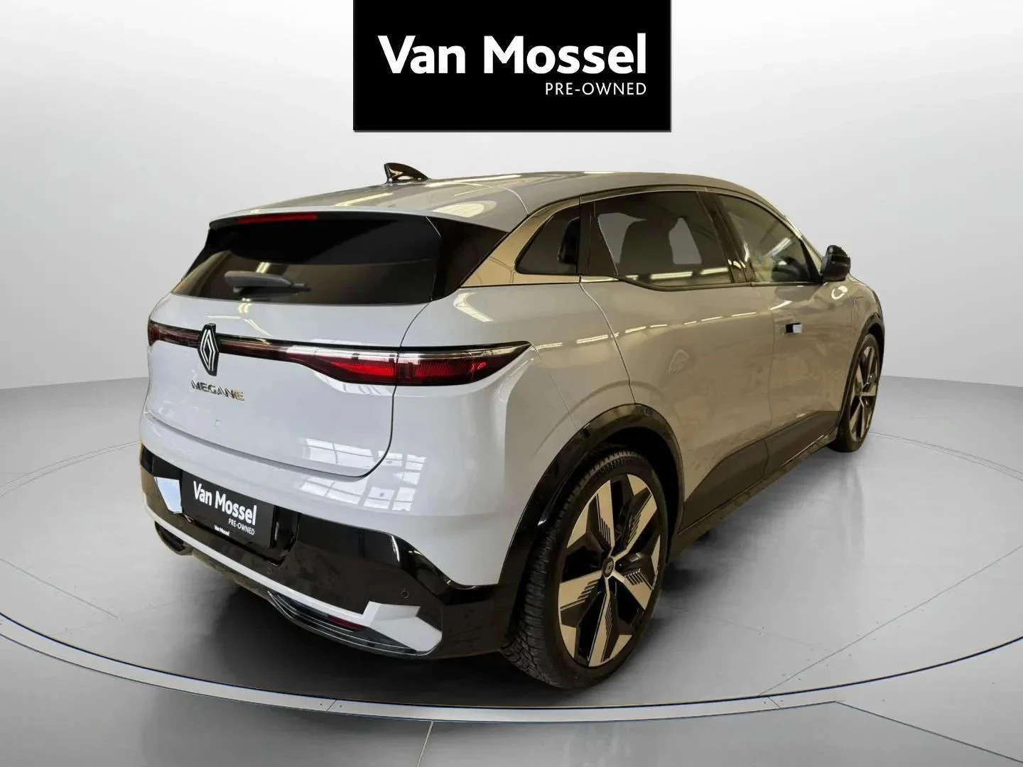 Renault-Megane E-Tech-image-5