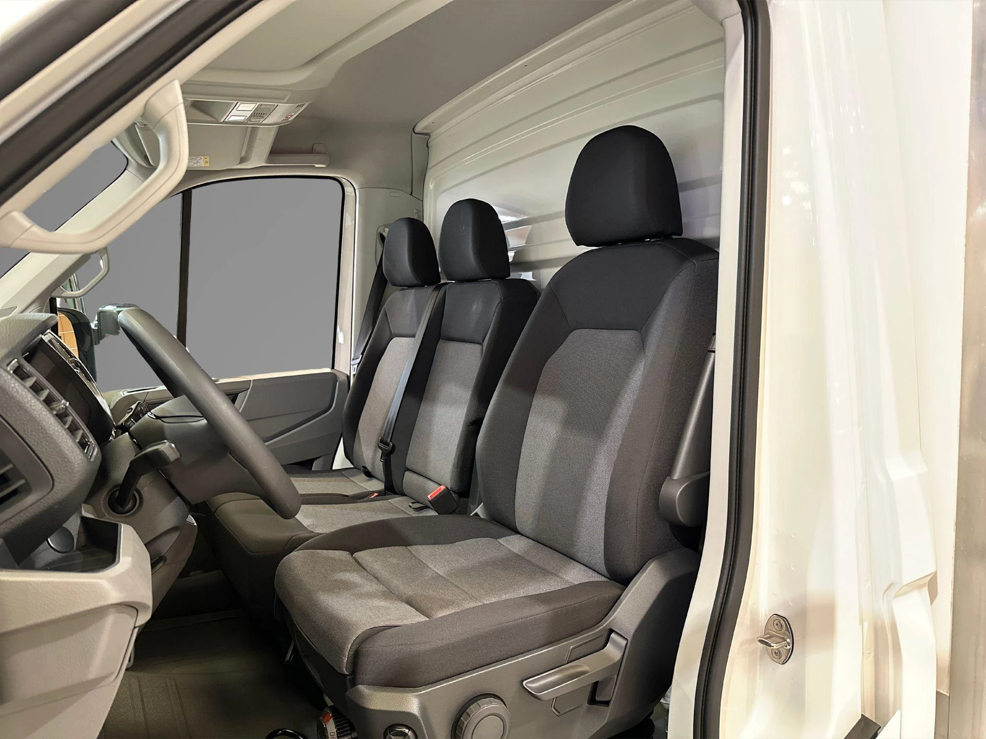 Volkswagen-Crafter-image-16