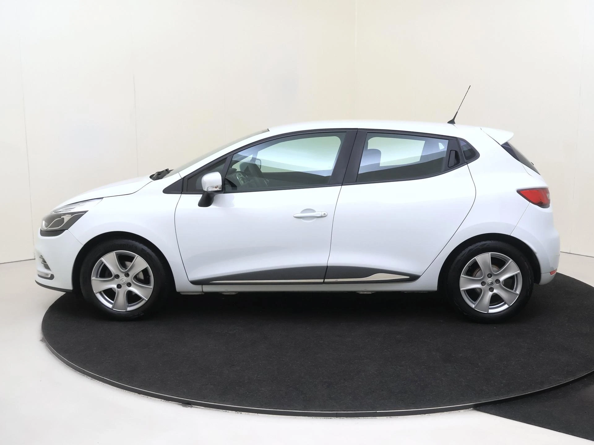 Renault-Clio-image-7