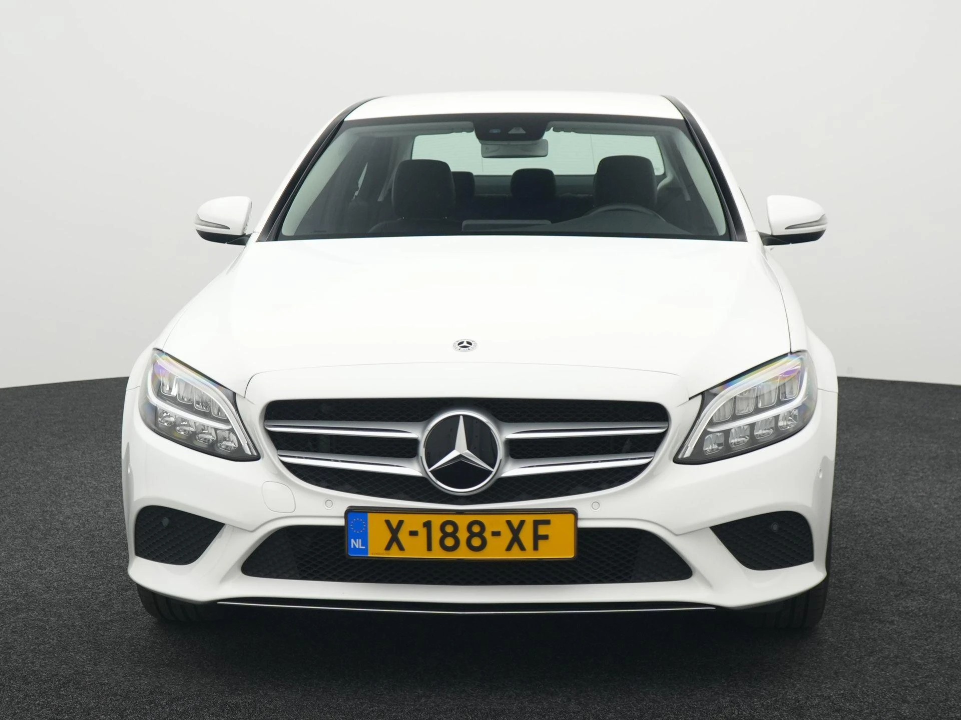 Mercedes-Benz-C-Klasse-image-2