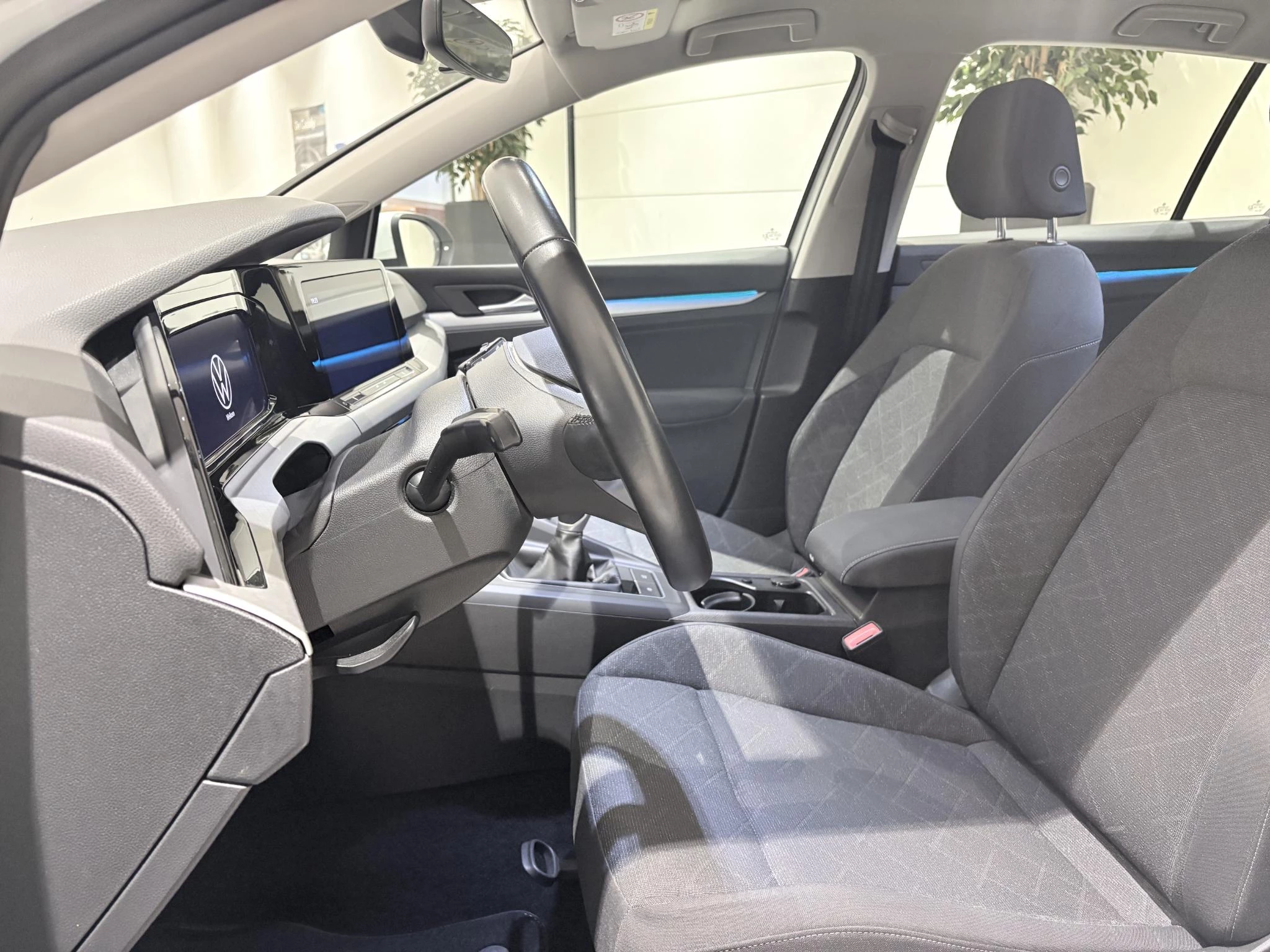 Volkswagen-Golf-image-10