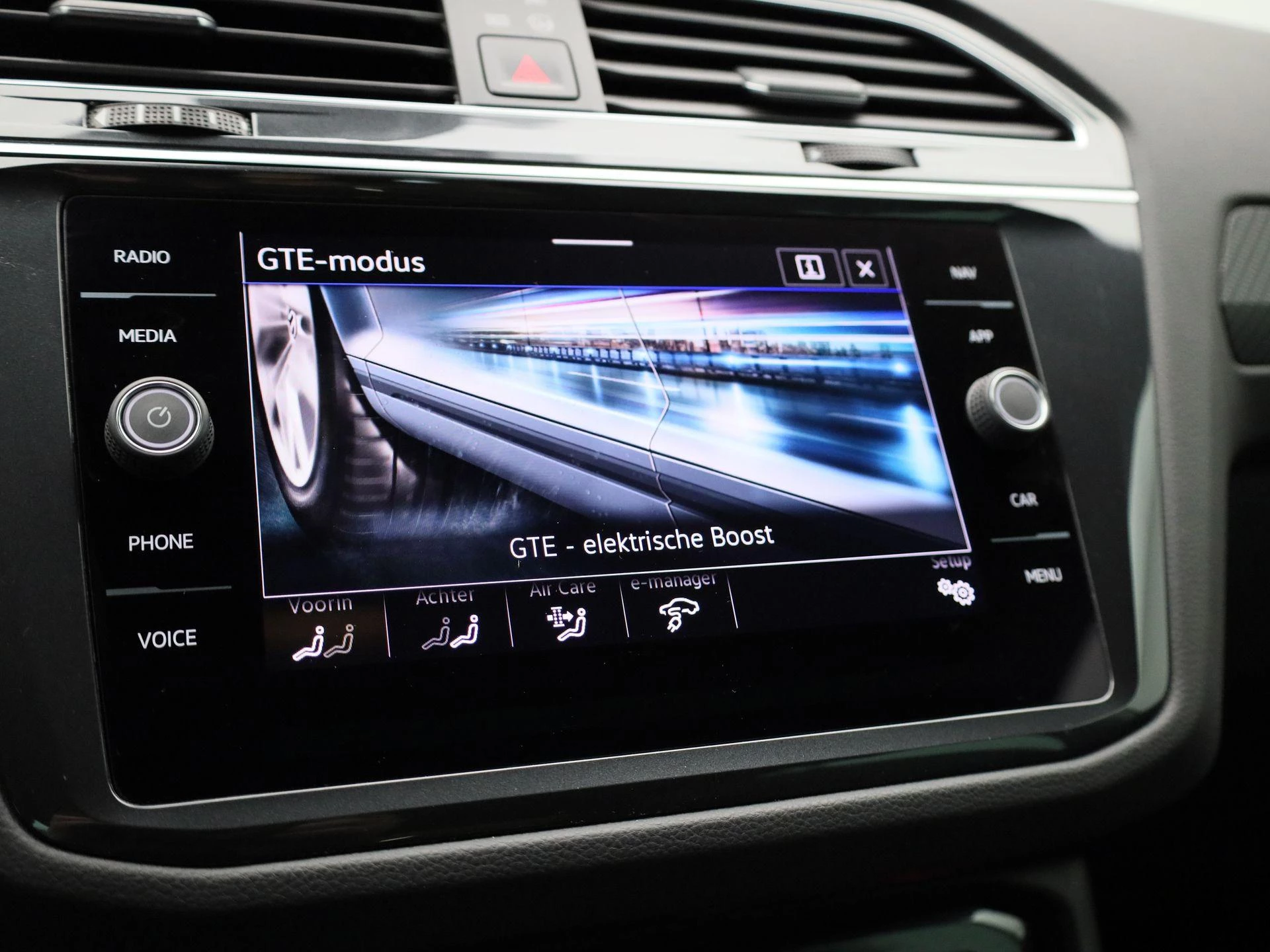 Volkswagen-Tiguan-image-39