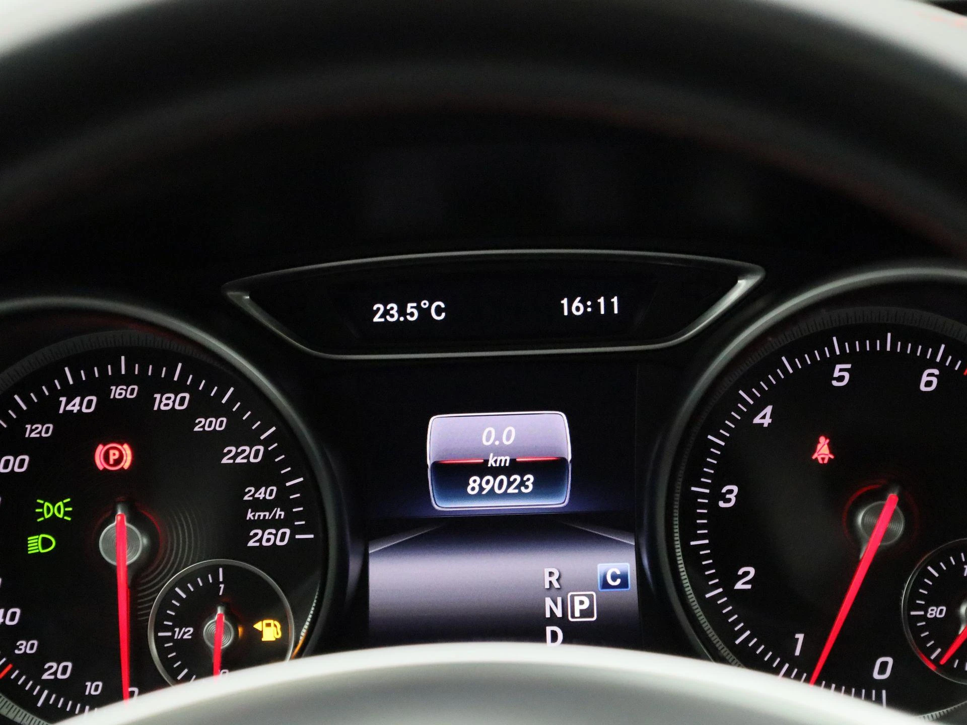 Mercedes-Benz-CLA-image-7