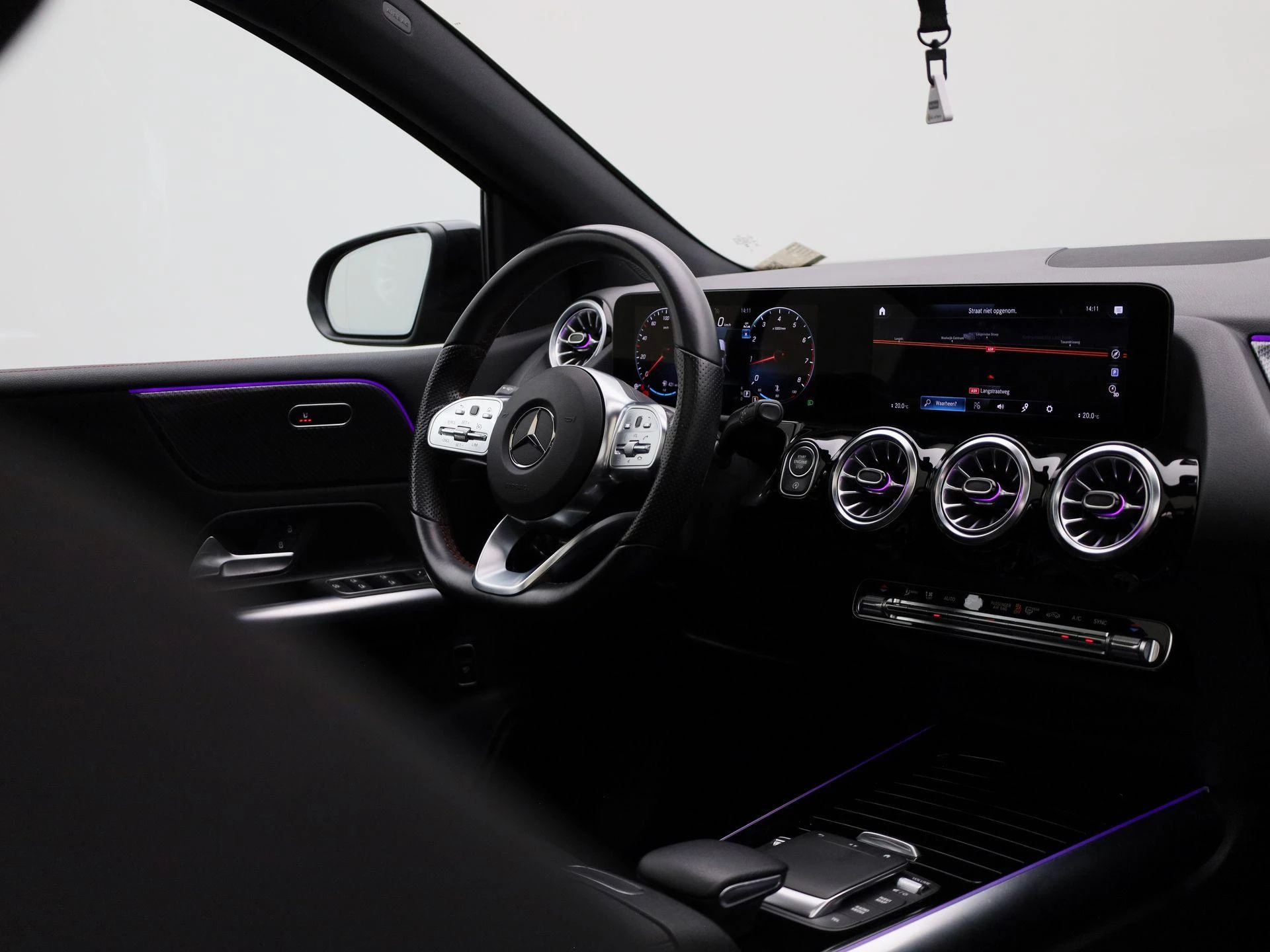 Mercedes-Benz-B-Klasse-image-33