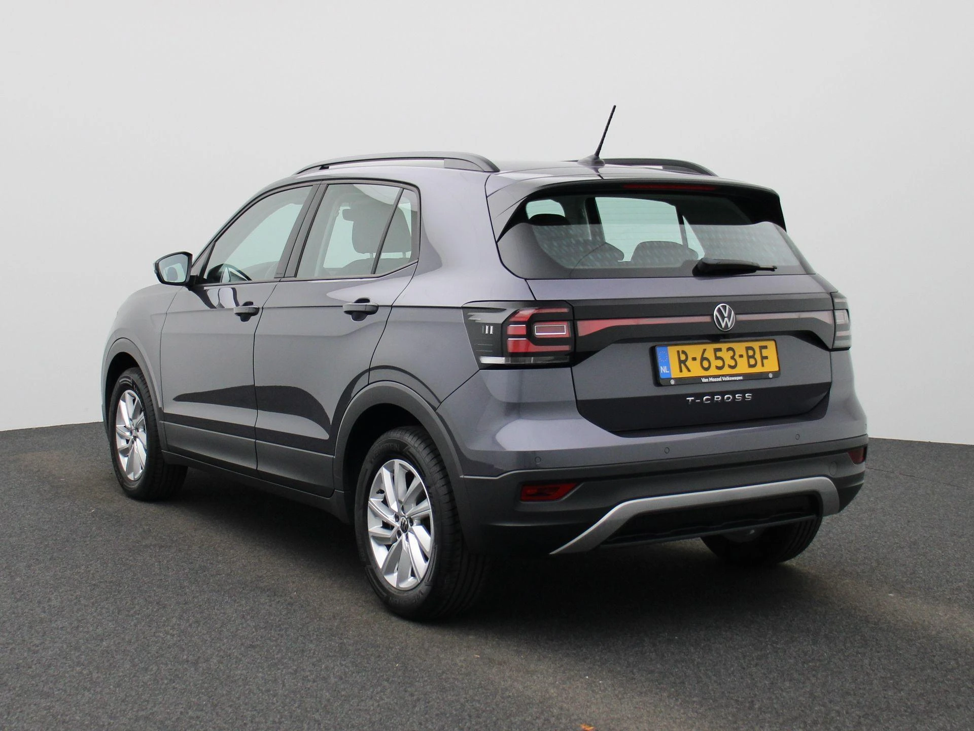 Volkswagen-T-Cross-image-1