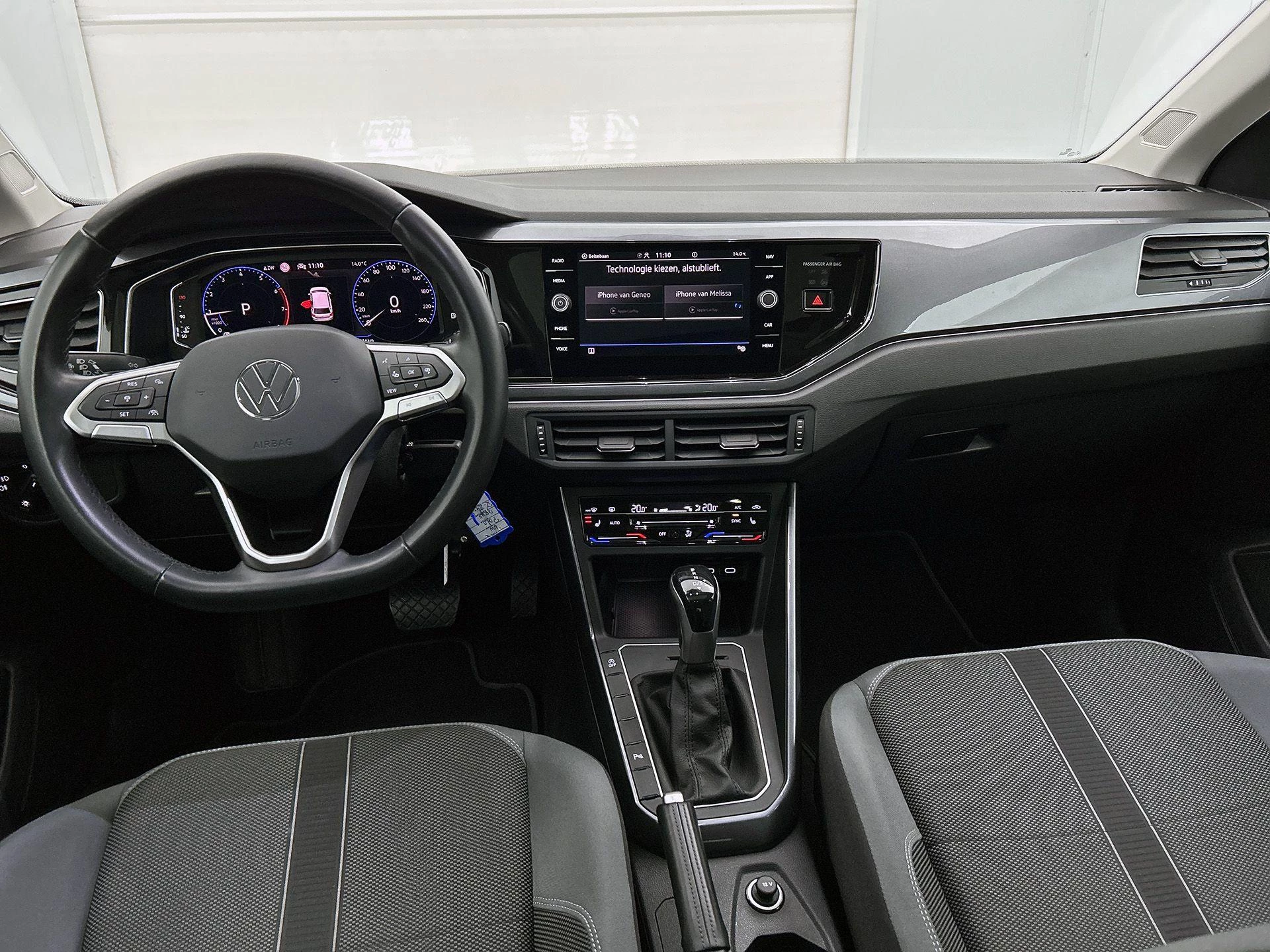 Volkswagen-Polo-image-18