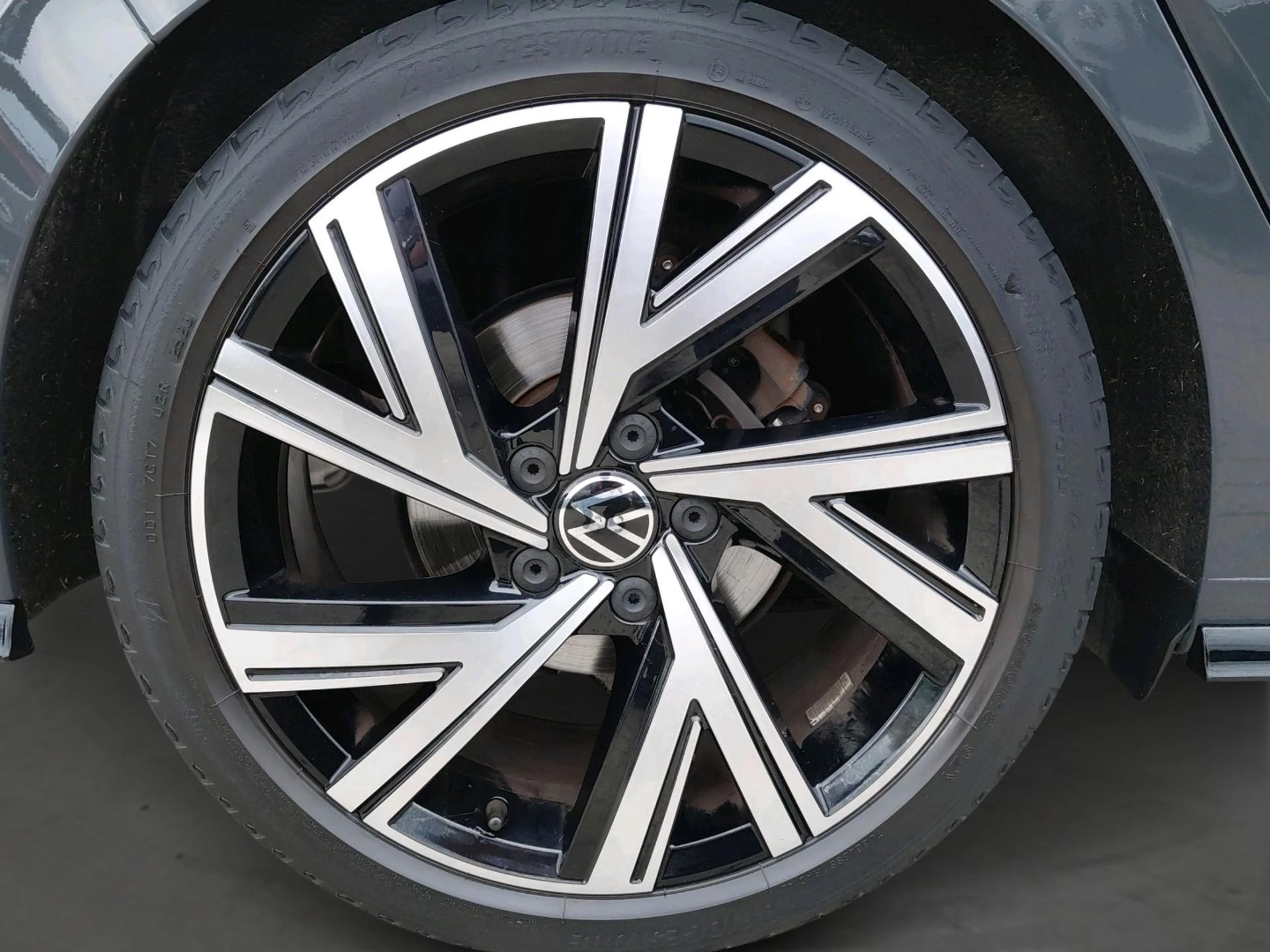 Volkswagen-Golf-image-5