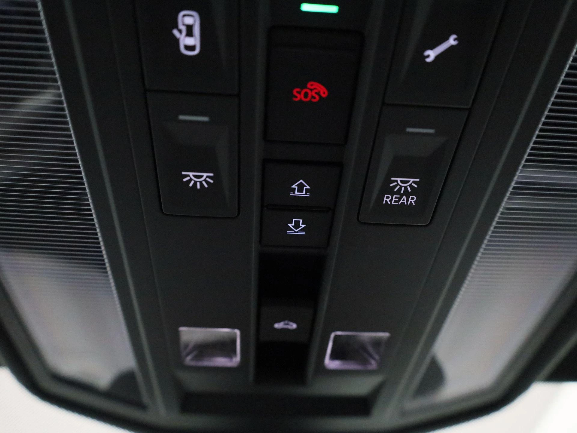 Volkswagen-Touareg-image-33