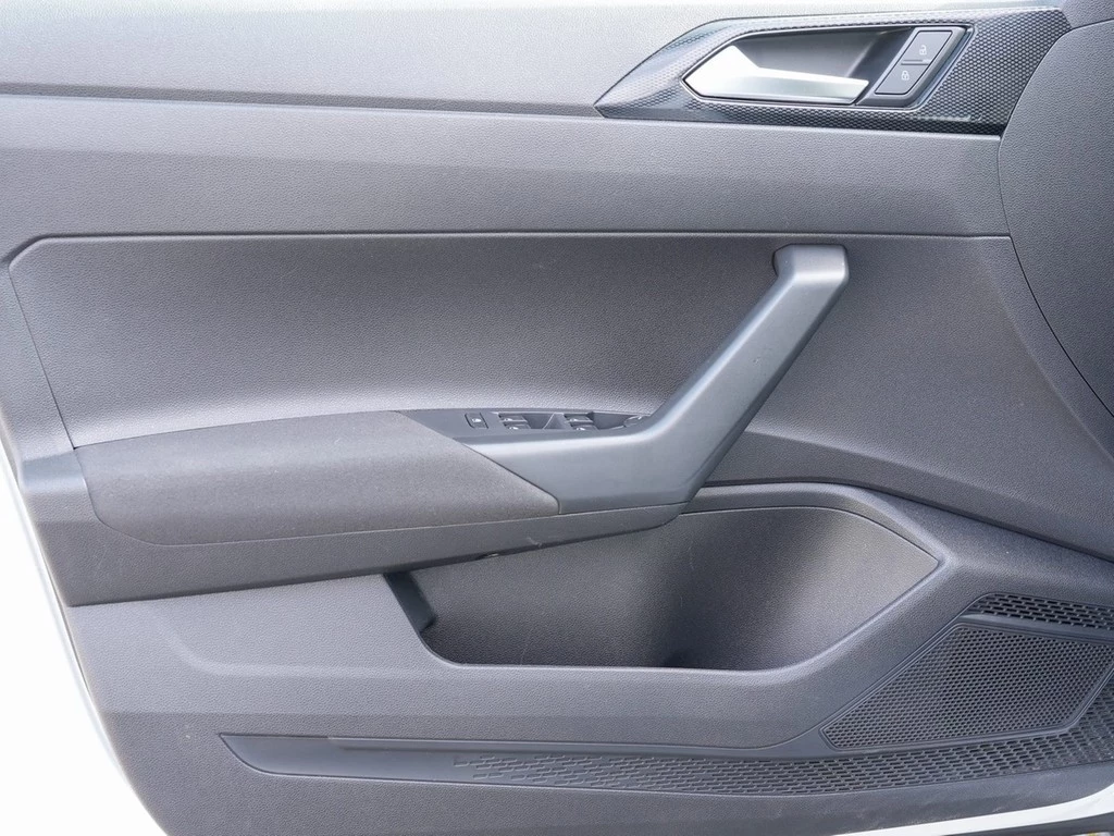 Volkswagen-Polo-image-16