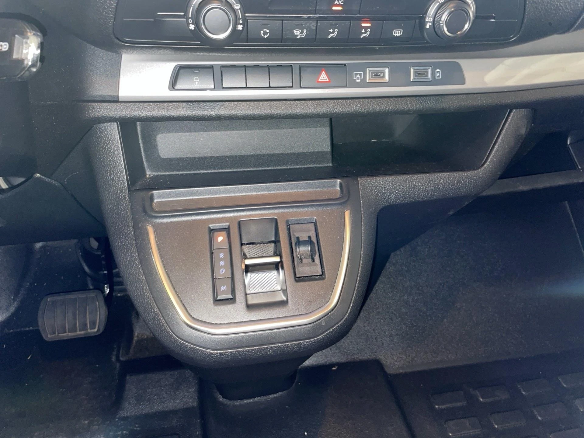 Opel-Zafira Life-image-9
