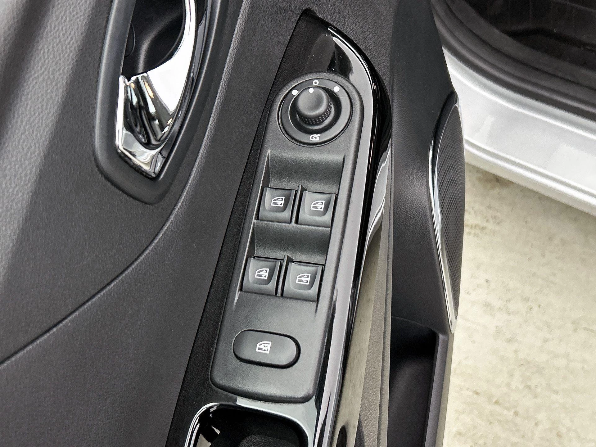 Renault-Captur-image-24